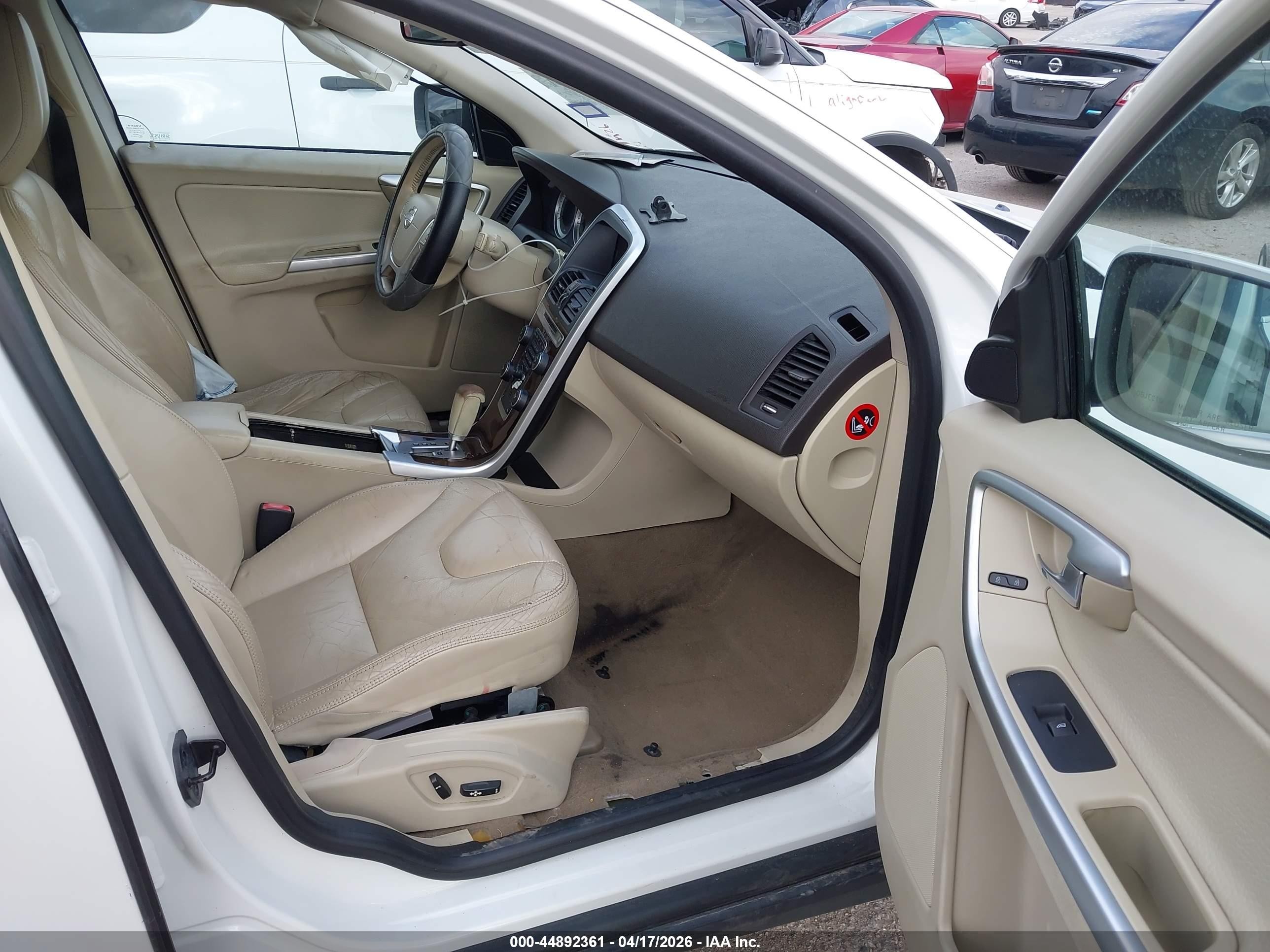 2012 Volvo Xc60 3.2 Premier White vin: YV4952DL2C2265968