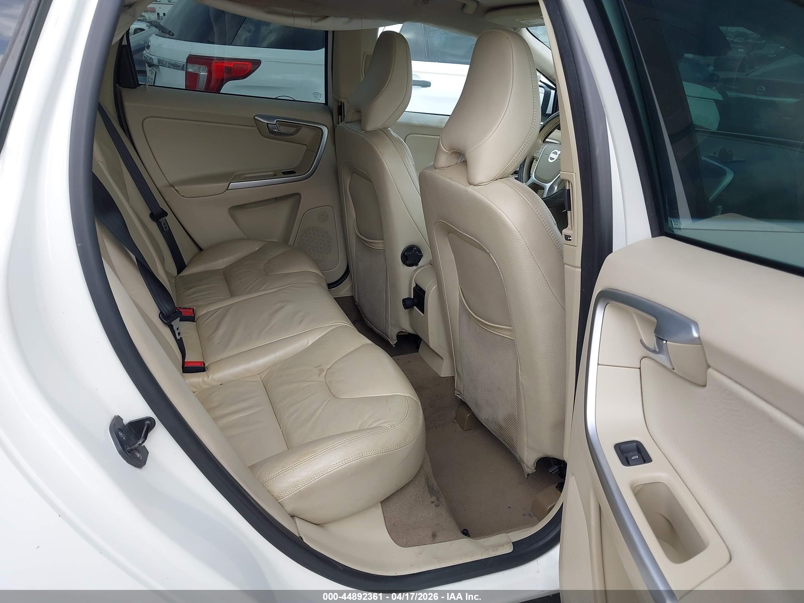 2012 Volvo Xc60 3.2 Premier White vin: YV4952DL2C2265968