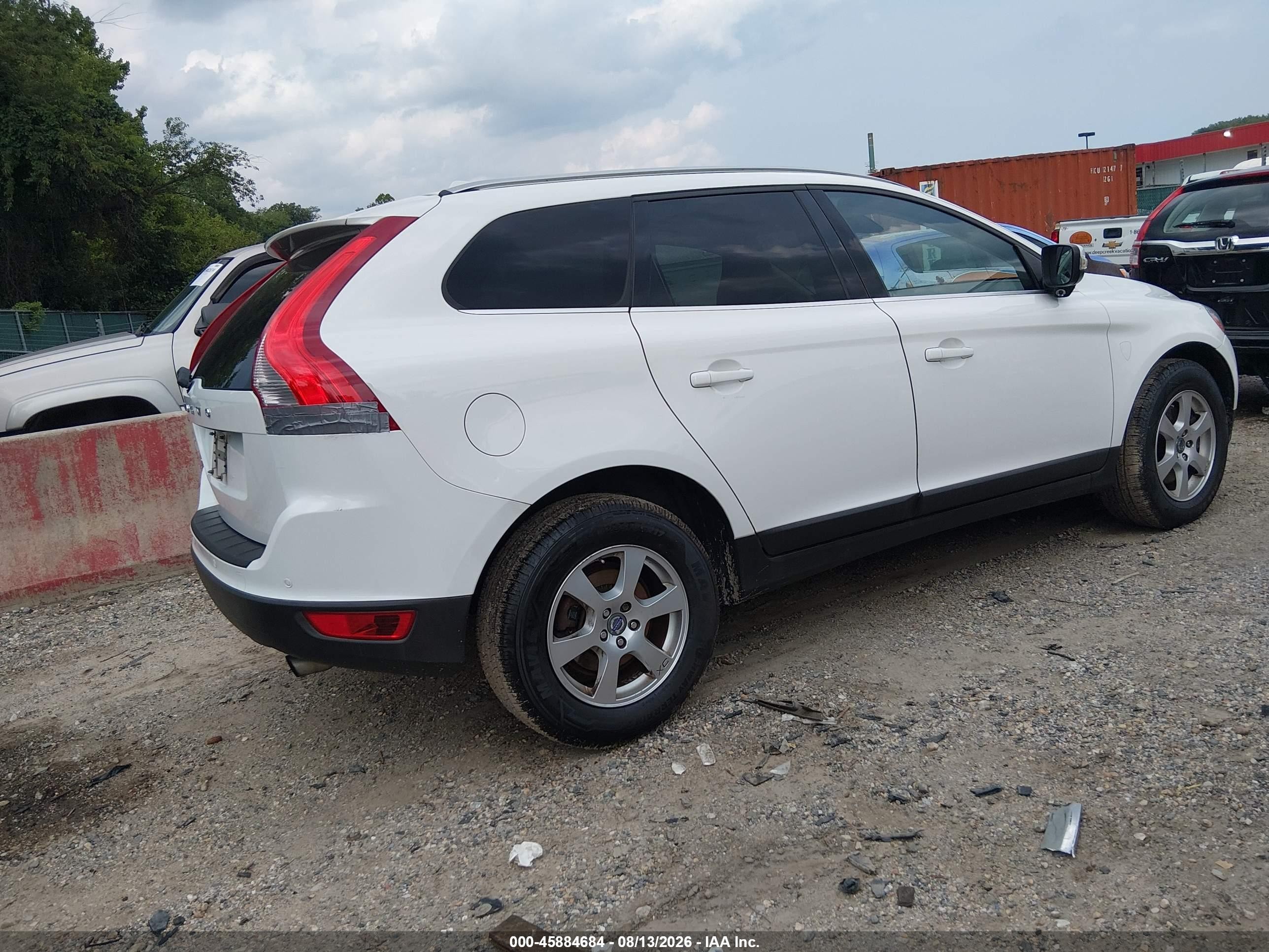 2011 Volvo Xc60 3.2 White vin: YV4952DL3B2183312