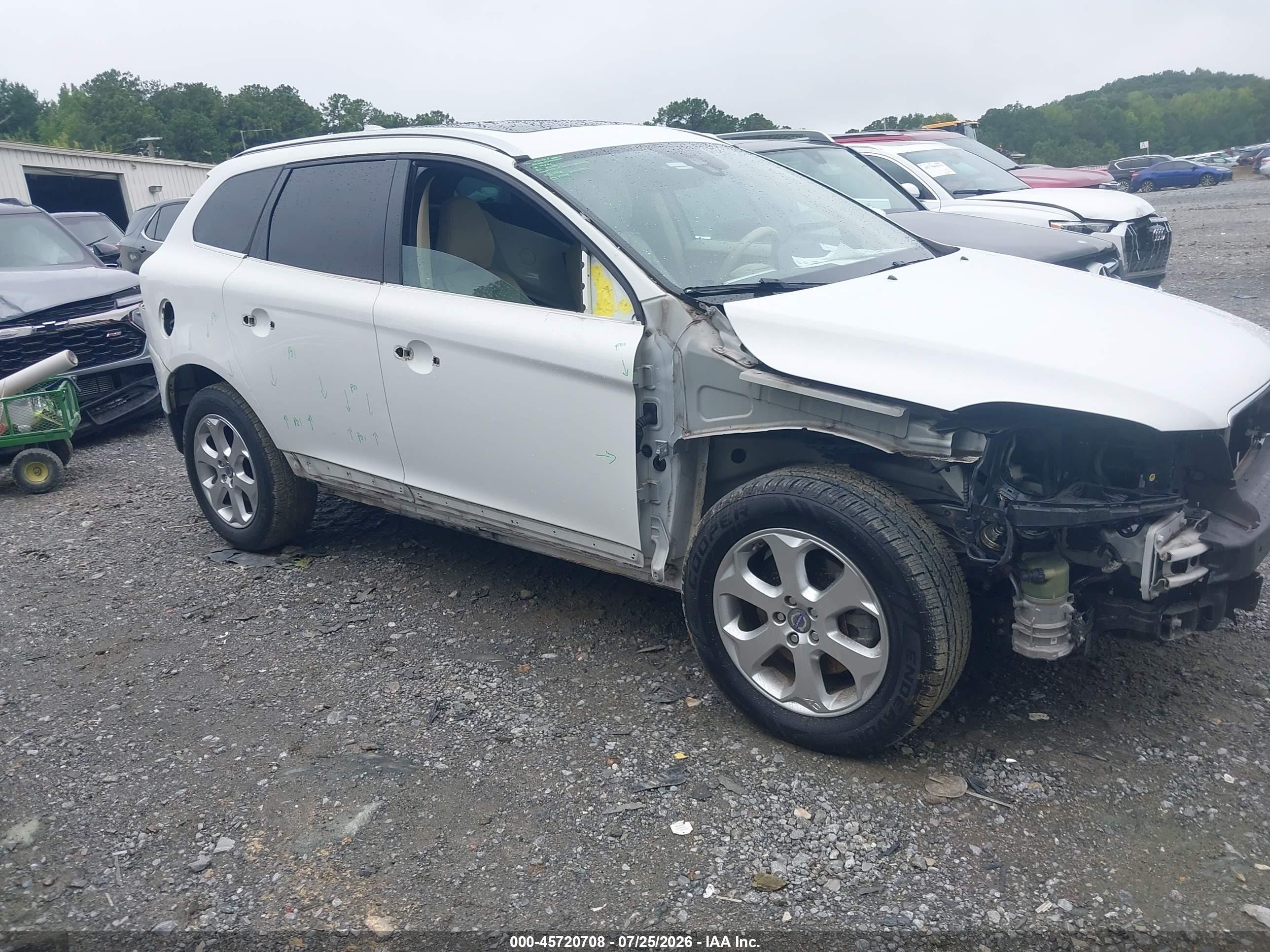 2013 Volvo Xc60 3.2 Premier Белый vin: YV4952DL3D2452055