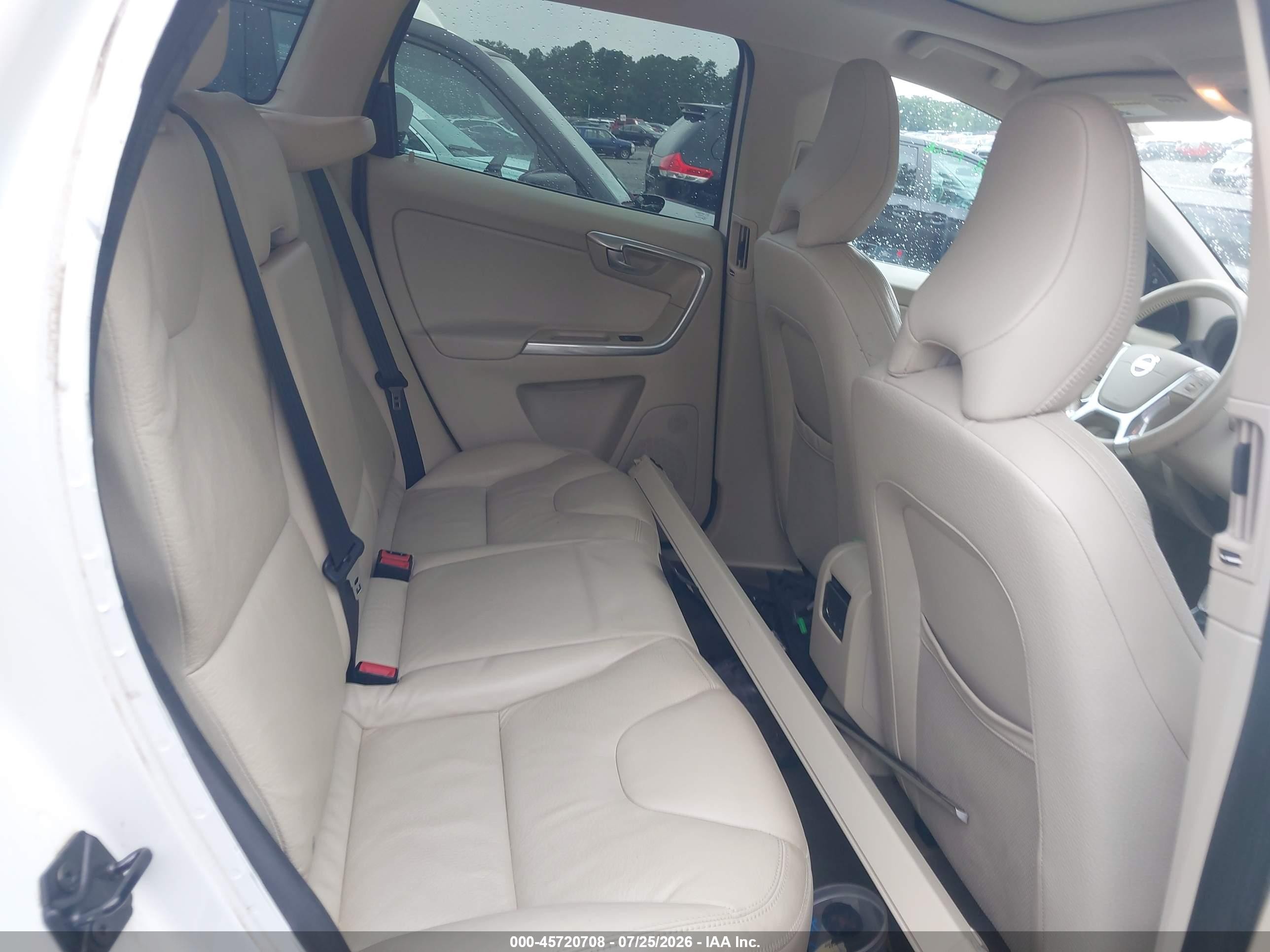 2013 Volvo Xc60 3.2 Premier Белый vin: YV4952DL3D2452055