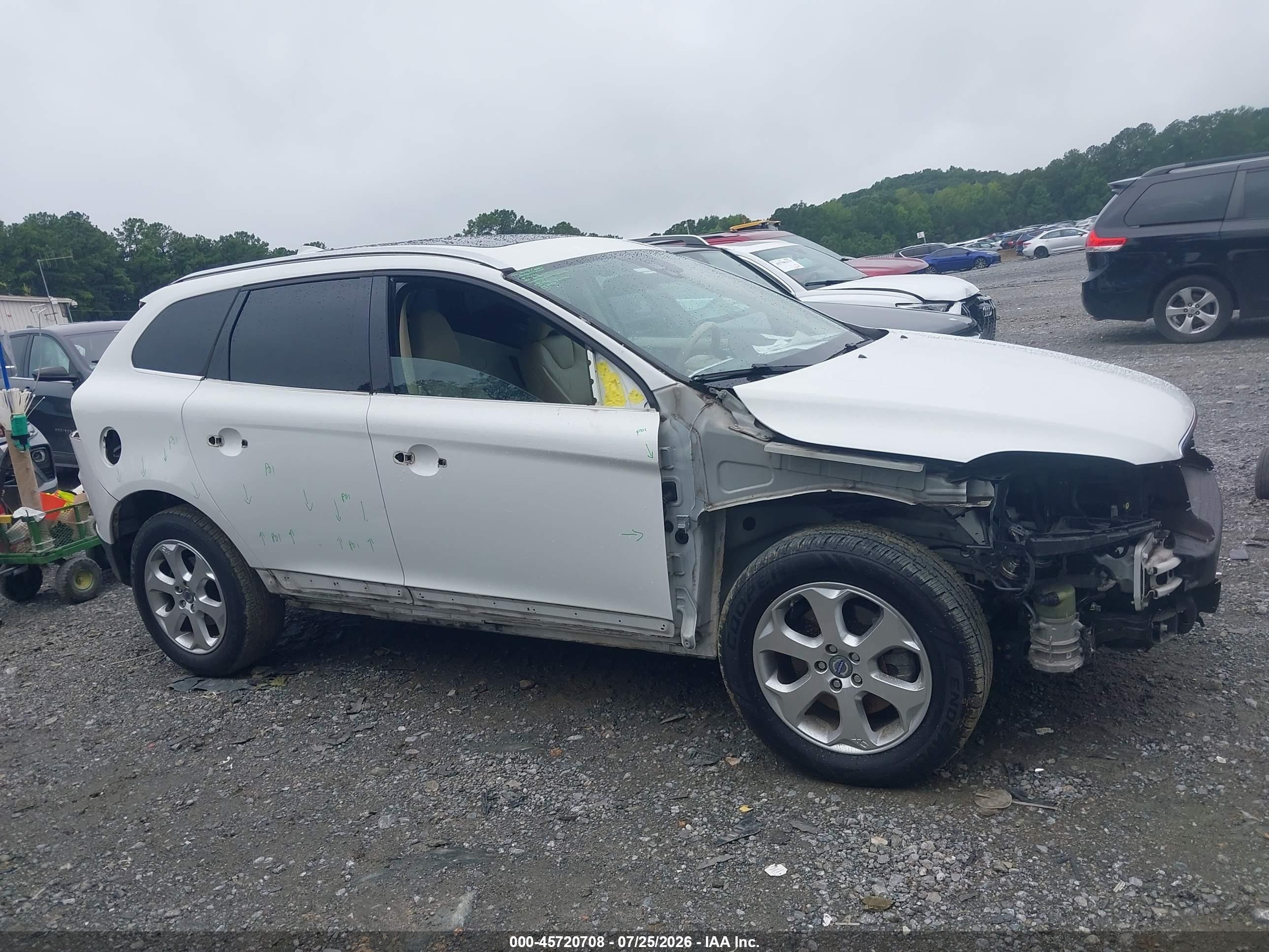 2013 Volvo Xc60 3.2 Premier Белый vin: YV4952DL3D2452055