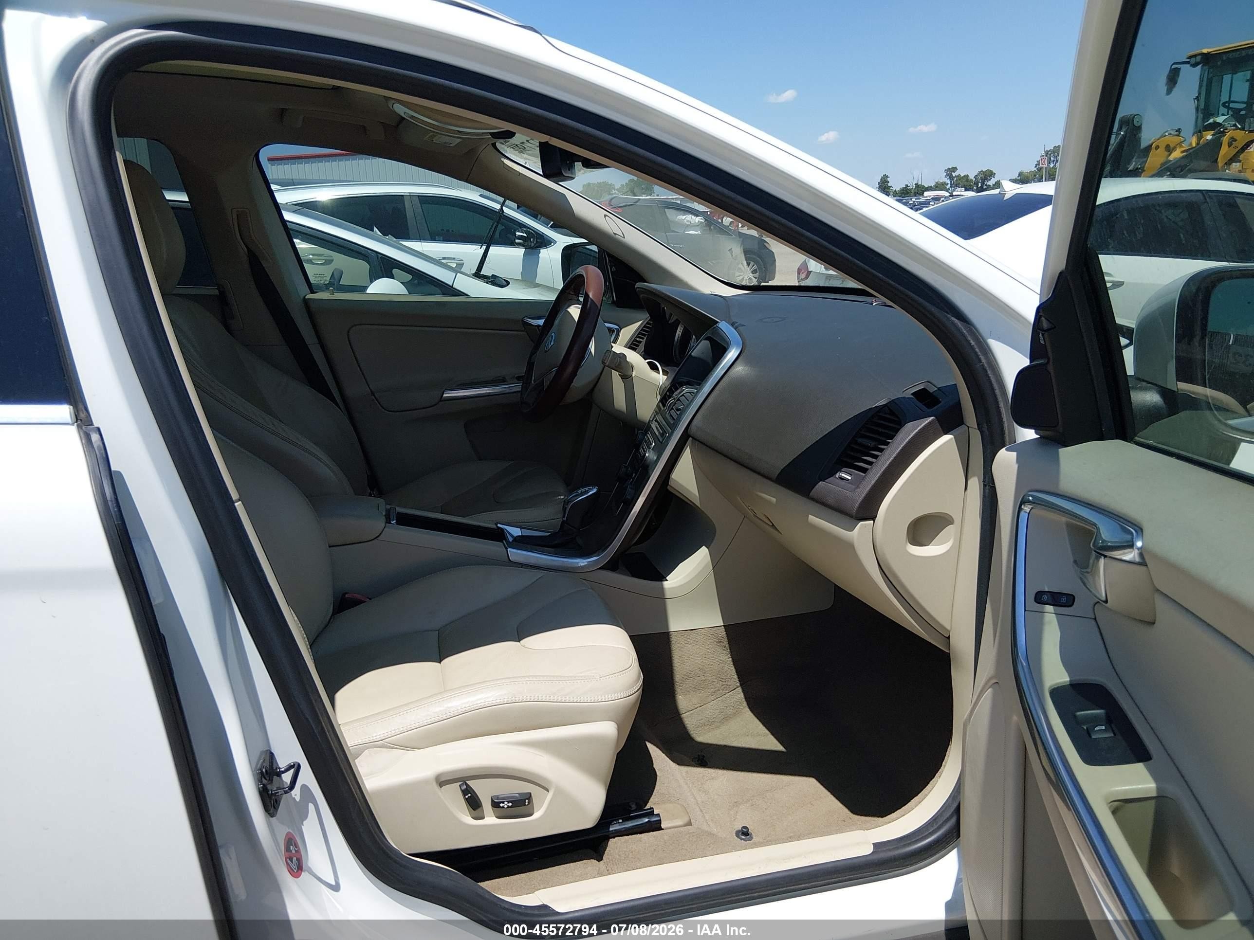 2013 Volvo Xc60 3.2 White vin: YV4952DL3D2465792