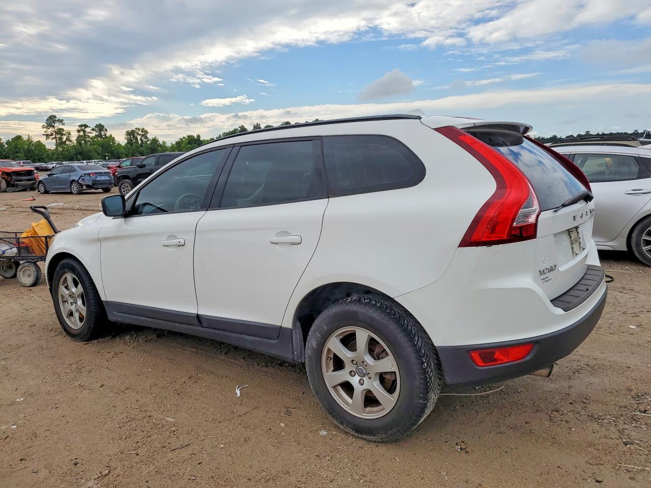 2011 Volvo Xc60 3.2 White vin: YV4952DL4B2147998