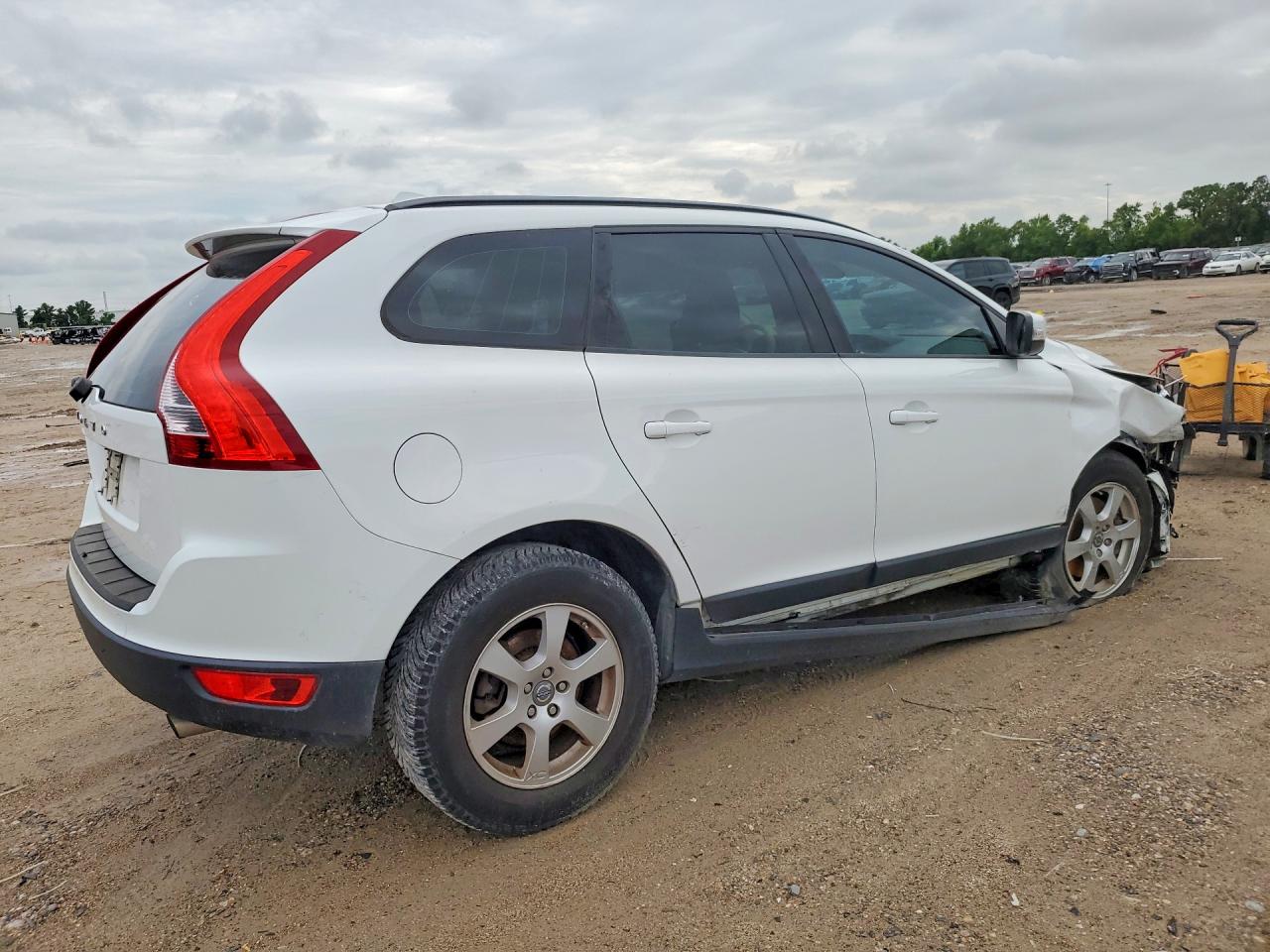 2011 Volvo Xc60 3.2 White vin: YV4952DL4B2147998