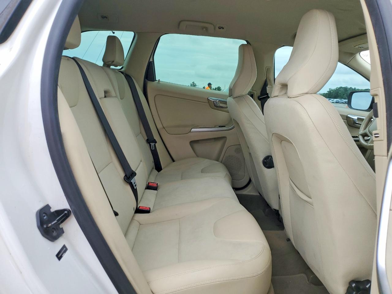 2011 Volvo Xc60 3.2 White vin: YV4952DL4B2147998