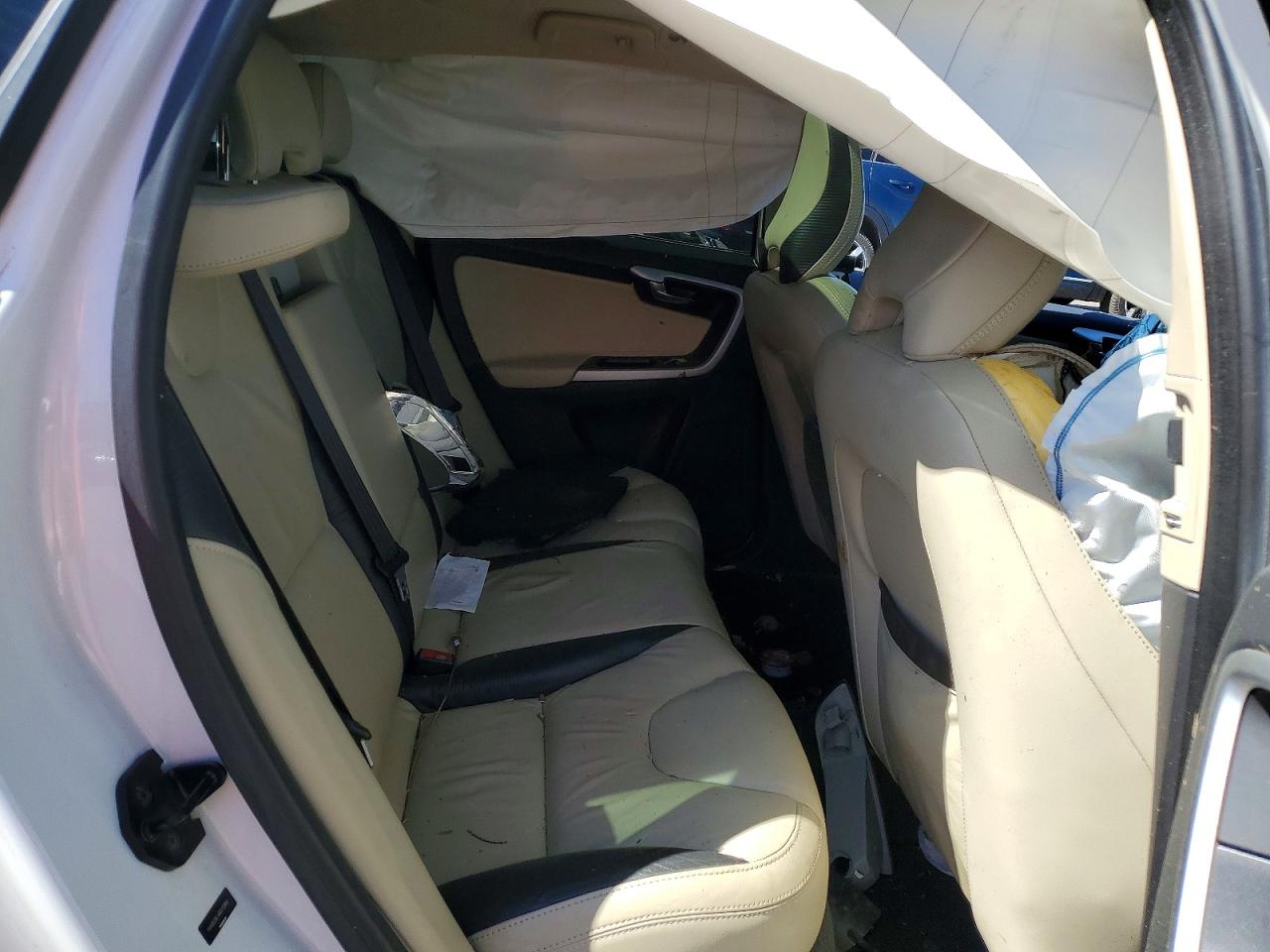 2011 Volvo Xc60 3.2 Белый vin: YV4952DL4B2213966