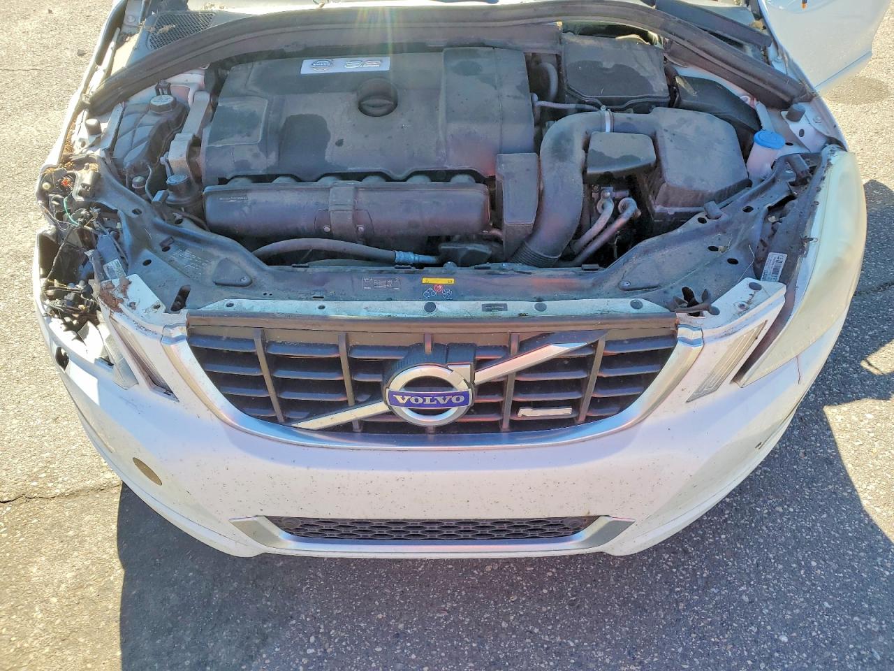 2011 Volvo Xc60 3.2 Белый vin: YV4952DL4B2213966