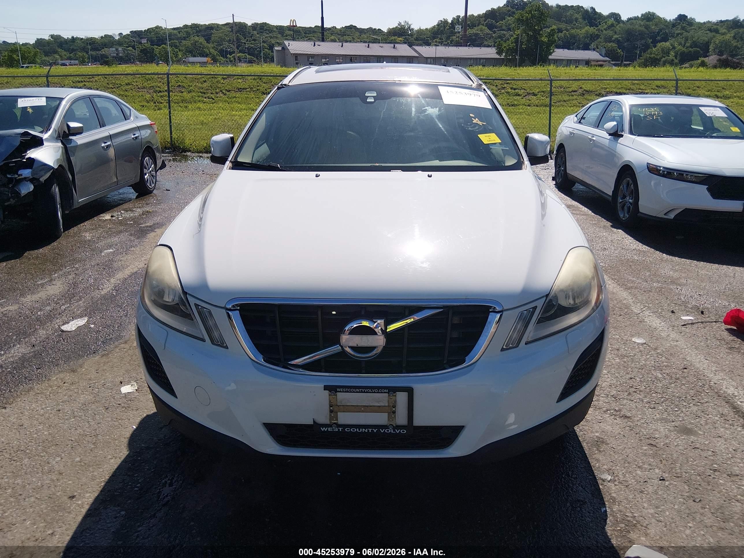 2012 Volvo Xc60 3.2/3.2 Platinum/3.2 Premier/3.2l Premier Plus White vin: YV4952DL4C2335227