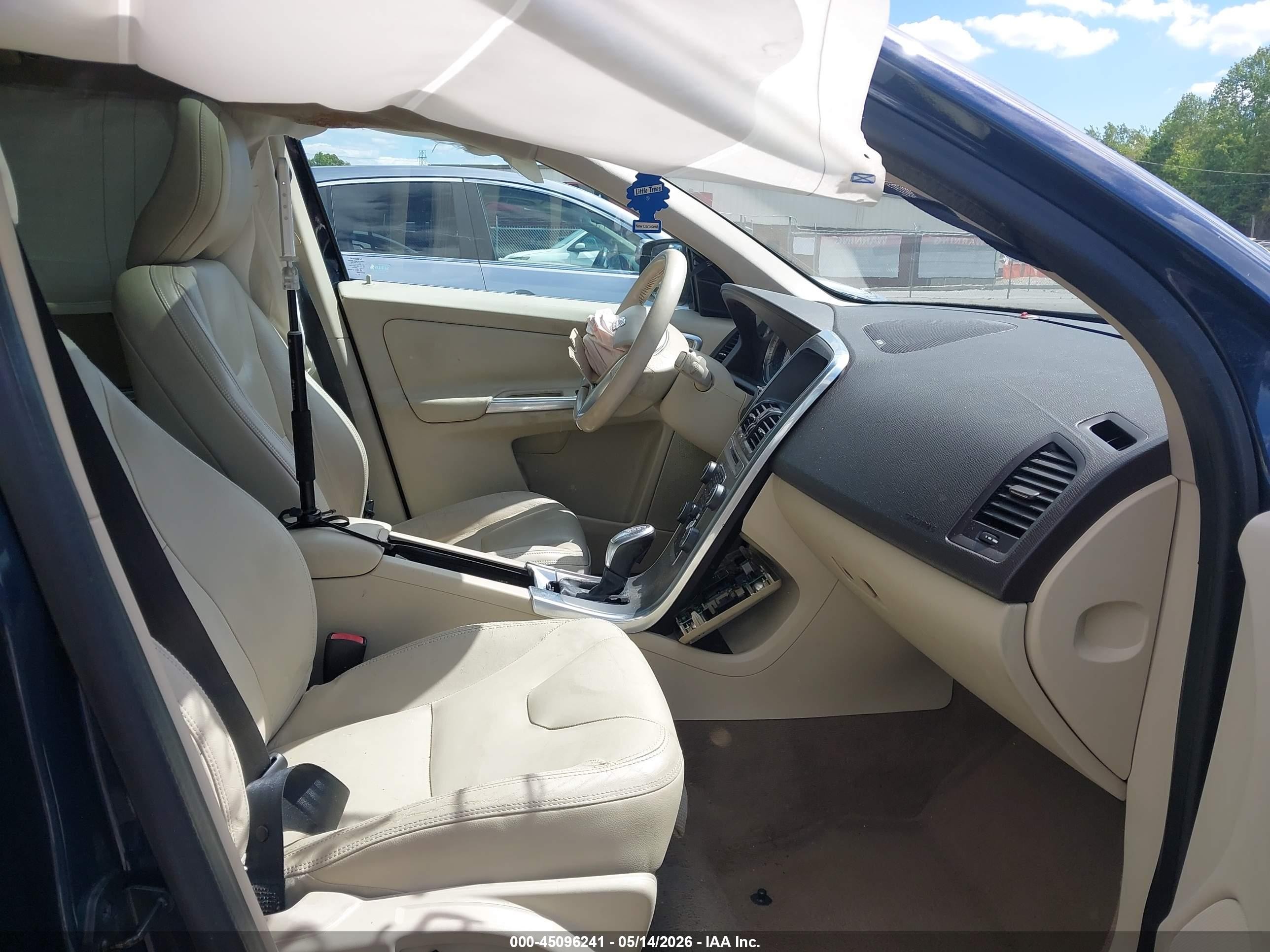 2013 Volvo Xc60 3.2/3.2 Platinum/3.2 Premier/3.2 Premier Plus Dark Blue vin: YV4952DL4D2415919
