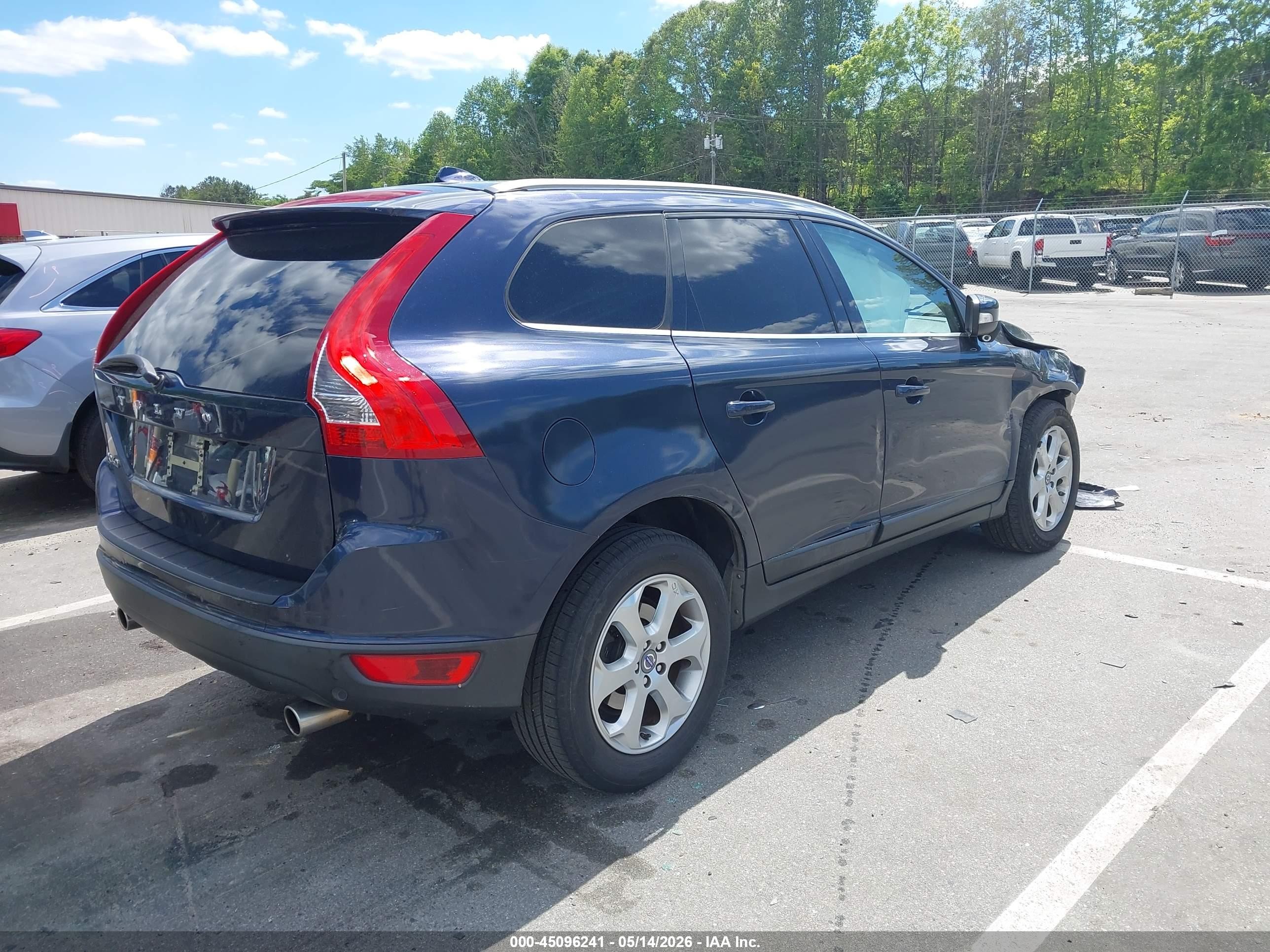 2013 Volvo Xc60 3.2/3.2 Platinum/3.2 Premier/3.2 Premier Plus Dark Blue vin: YV4952DL4D2415919