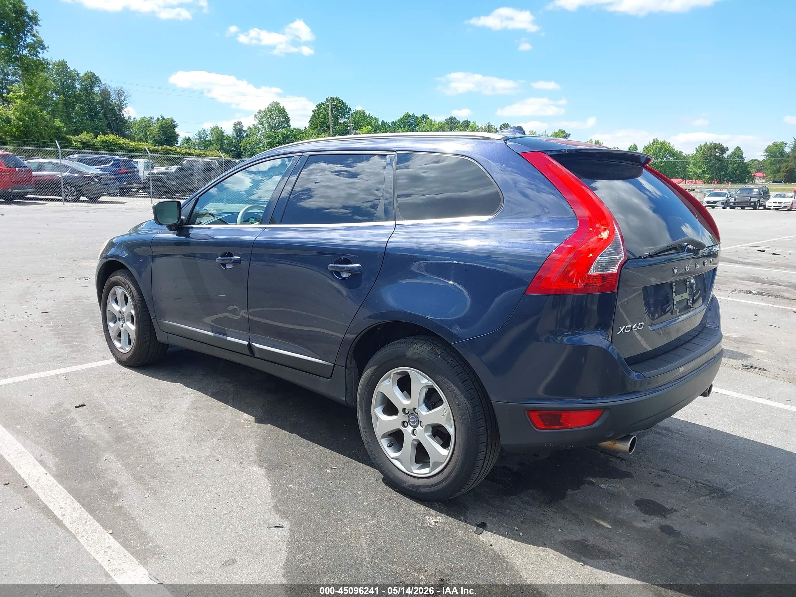 2013 Volvo Xc60 3.2/3.2 Platinum/3.2 Premier/3.2 Premier Plus Dark Blue vin: YV4952DL4D2415919
