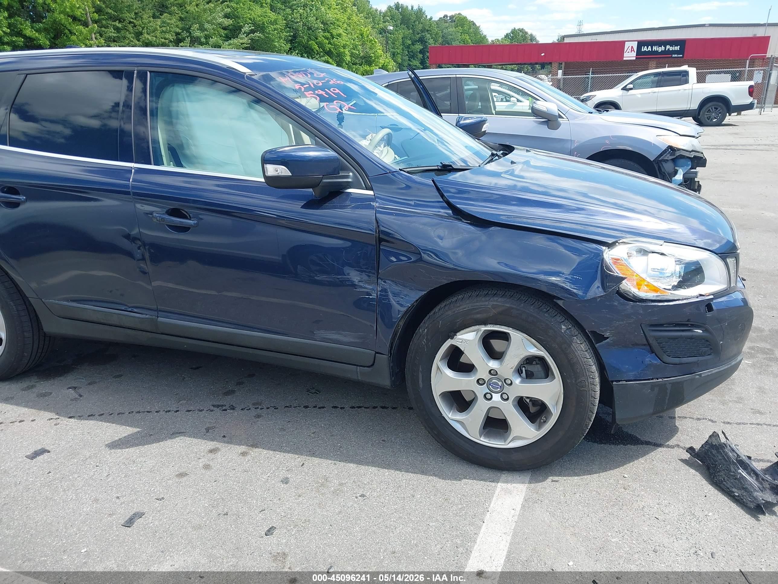 2013 Volvo Xc60 3.2/3.2 Platinum/3.2 Premier/3.2 Premier Plus Dark Blue vin: YV4952DL4D2415919