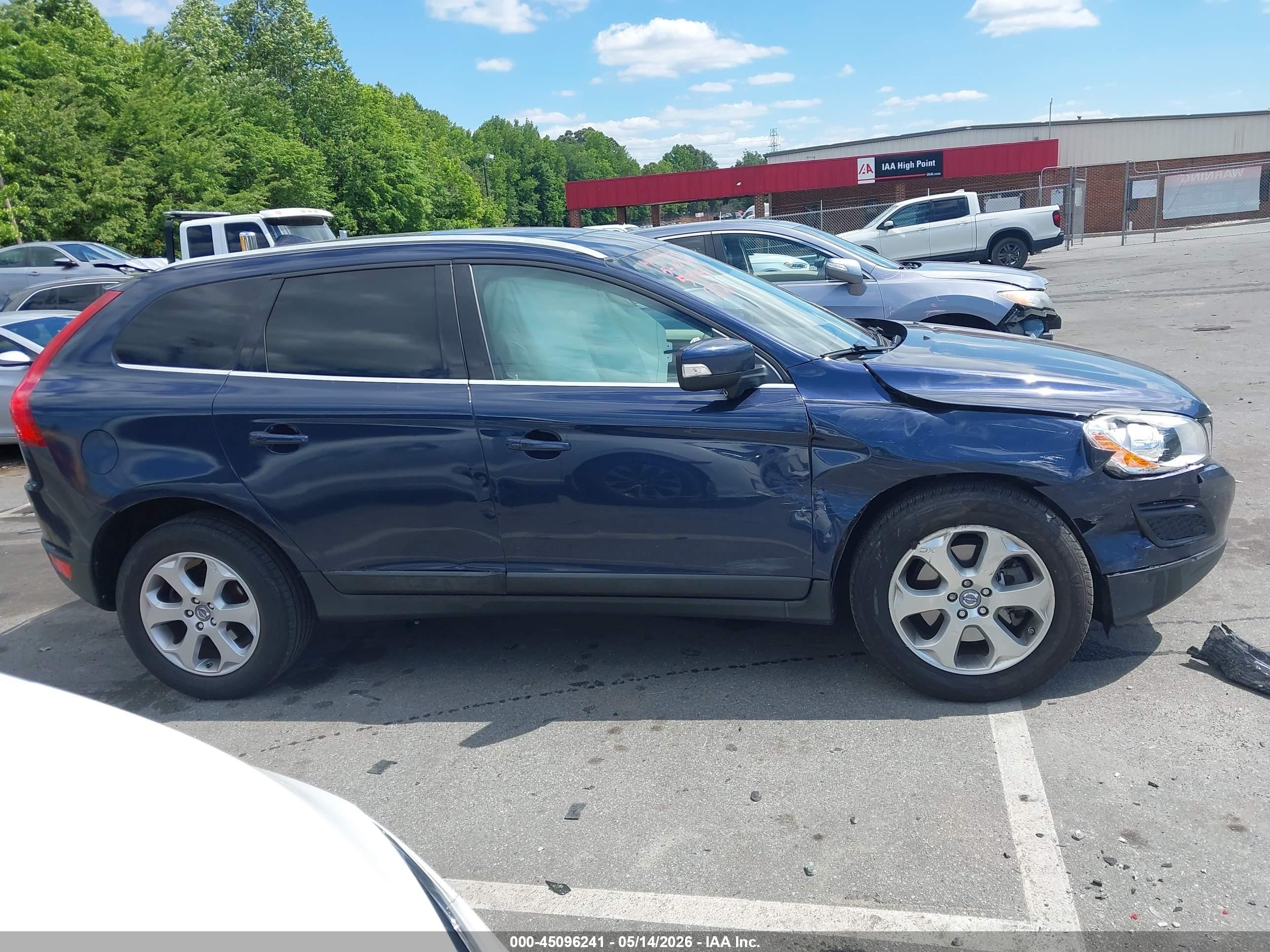 2013 Volvo Xc60 3.2/3.2 Platinum/3.2 Premier/3.2 Premier Plus Dark Blue vin: YV4952DL4D2415919