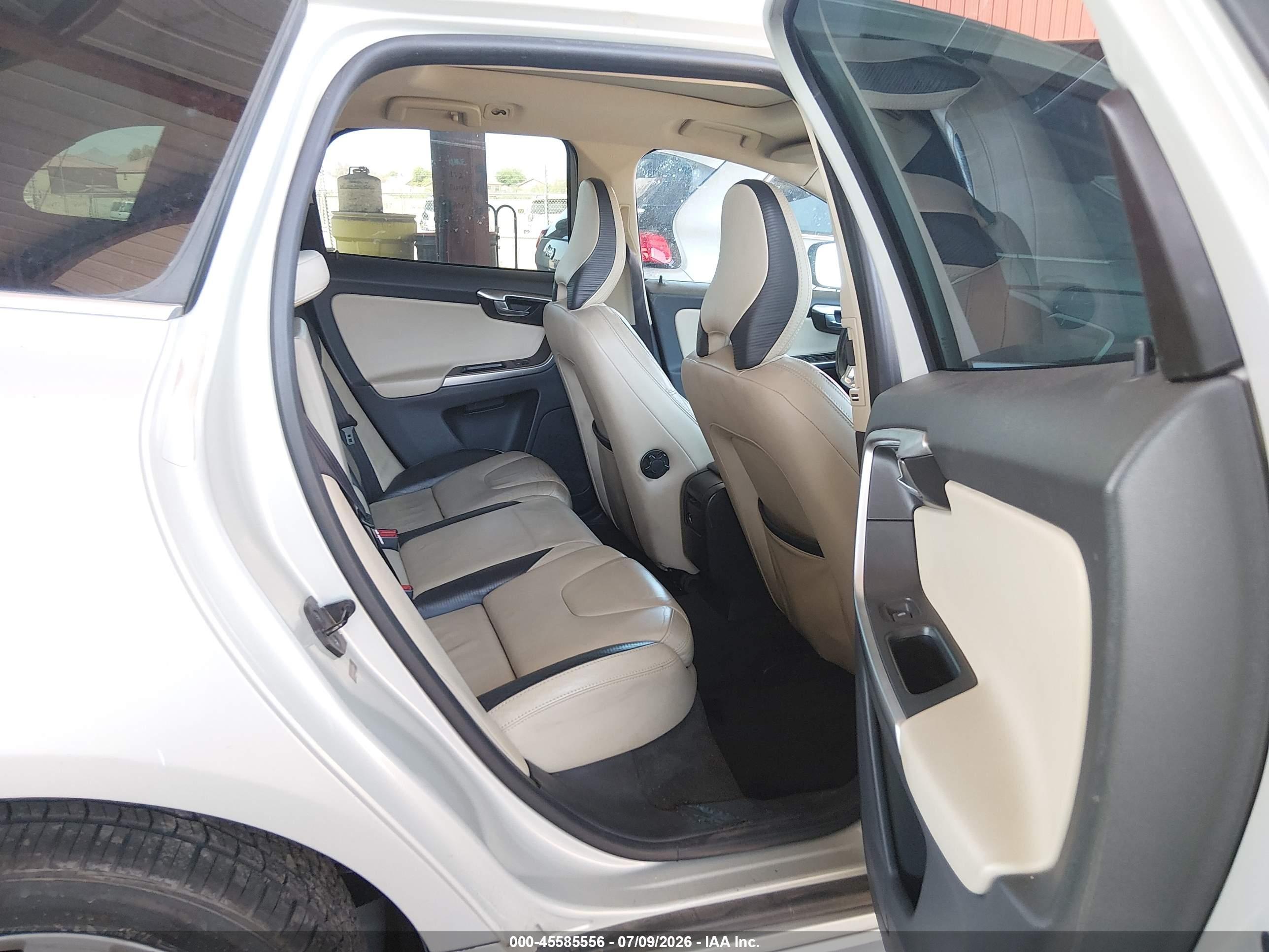 2011 Volvo Xc60 3.2 Cream vin: YV4952DL5B2192299