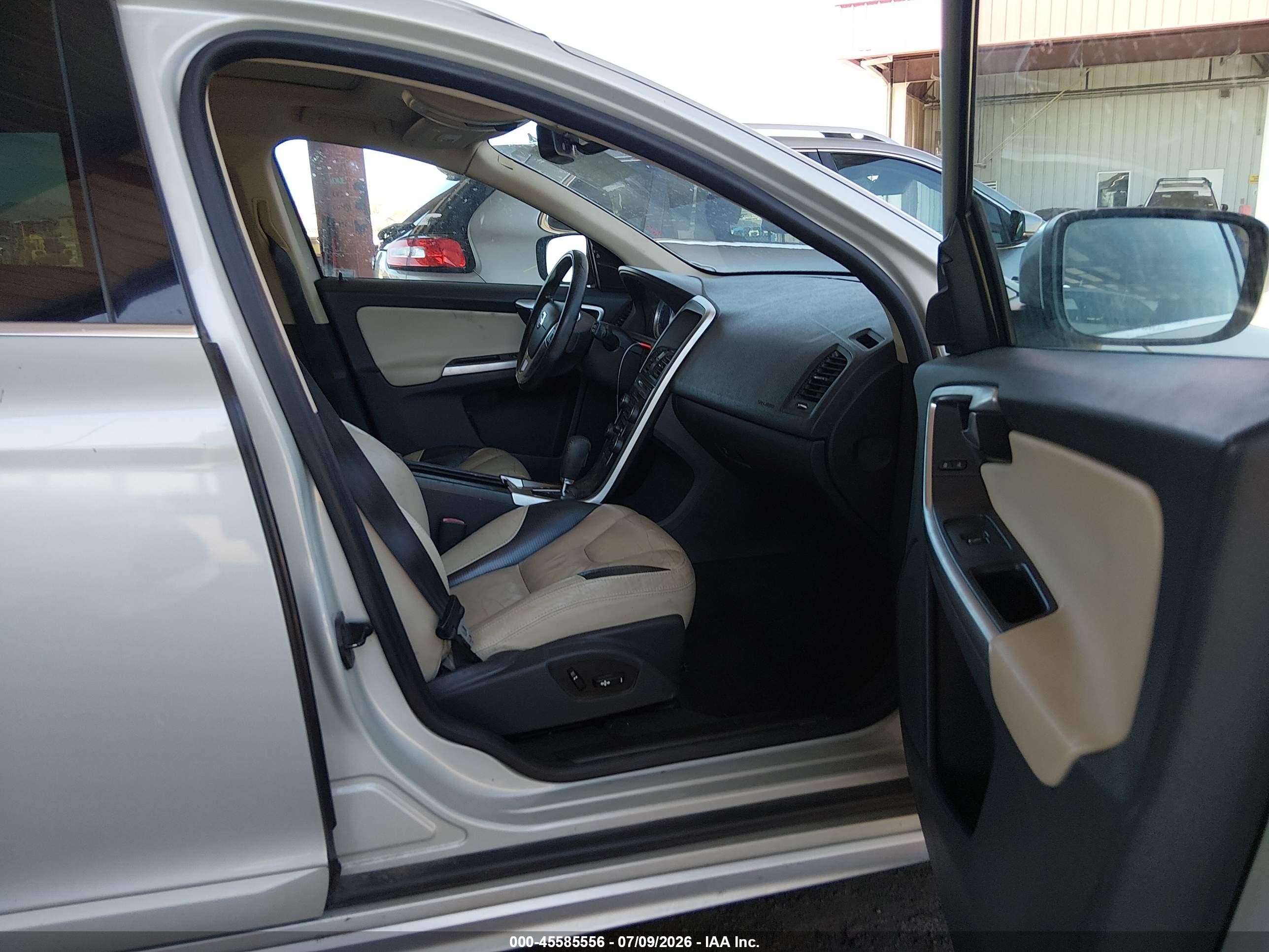 2011 Volvo Xc60 3.2 Cream vin: YV4952DL5B2192299