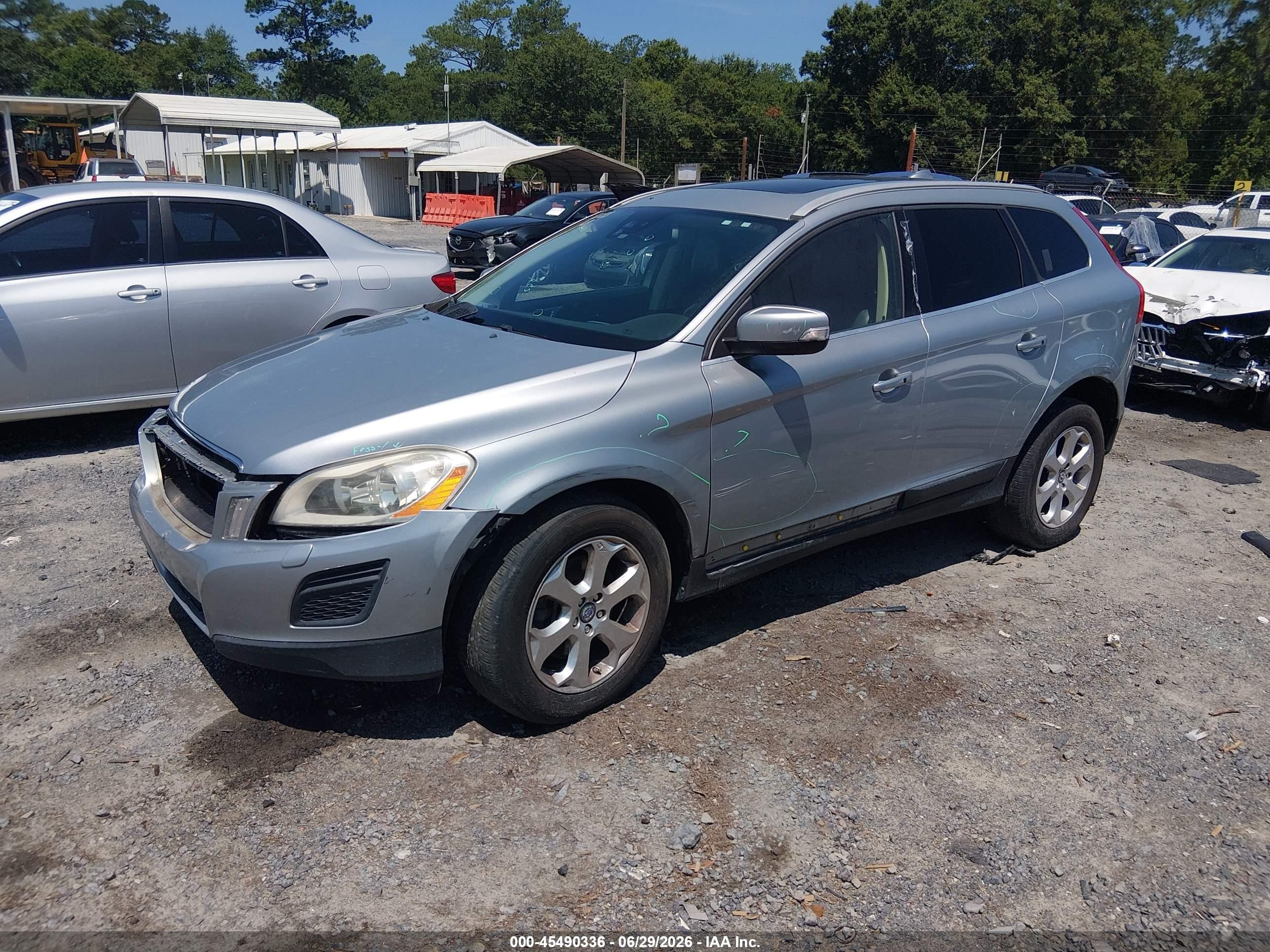 2013 Volvo Xc60 3.2/3.2 Platinum/3.2 Premier/3.2 Premier Plus Silver vin: YV4952DL5D2407683