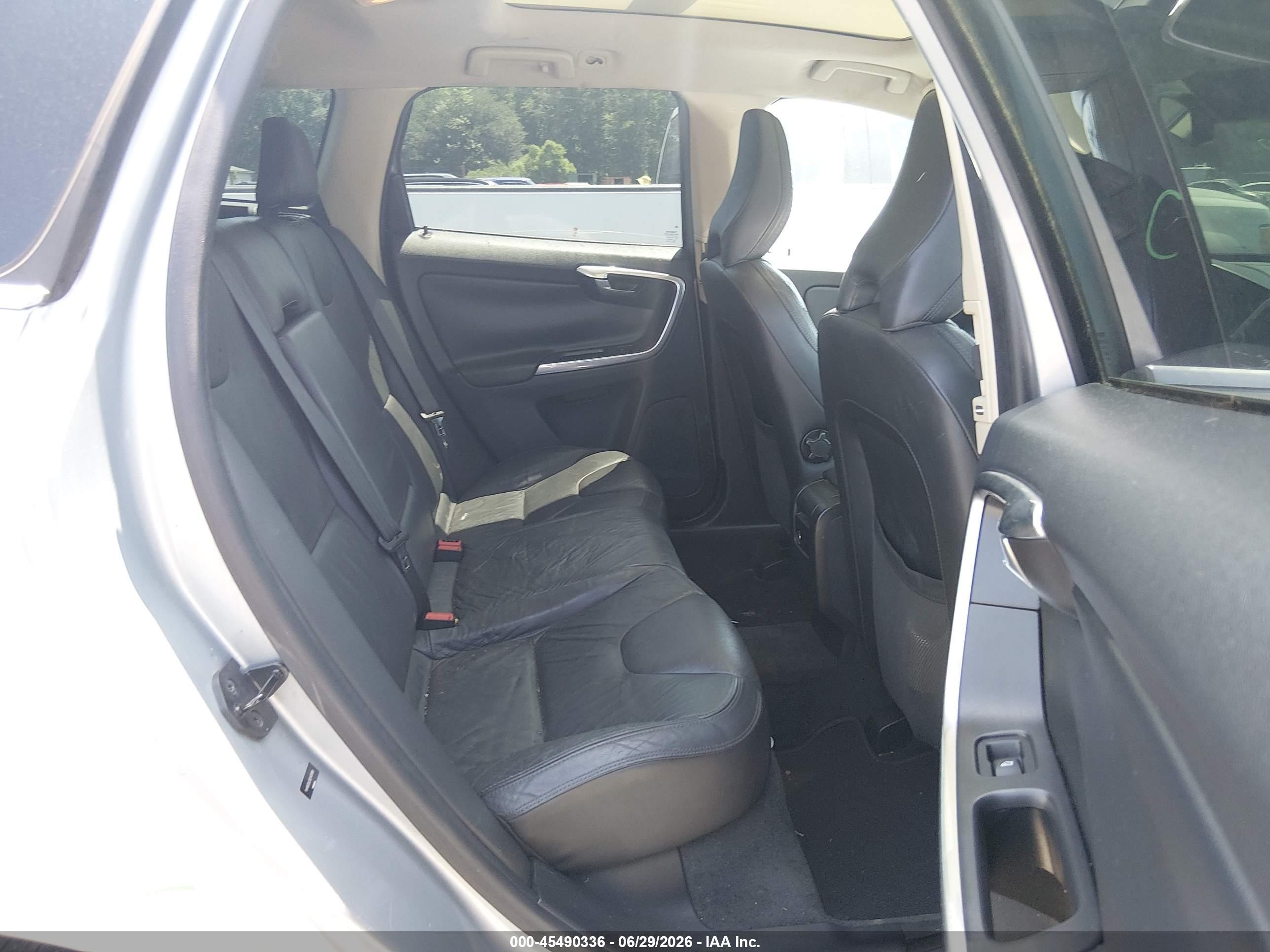 2013 Volvo Xc60 3.2/3.2 Platinum/3.2 Premier/3.2 Premier Plus Silver vin: YV4952DL5D2407683