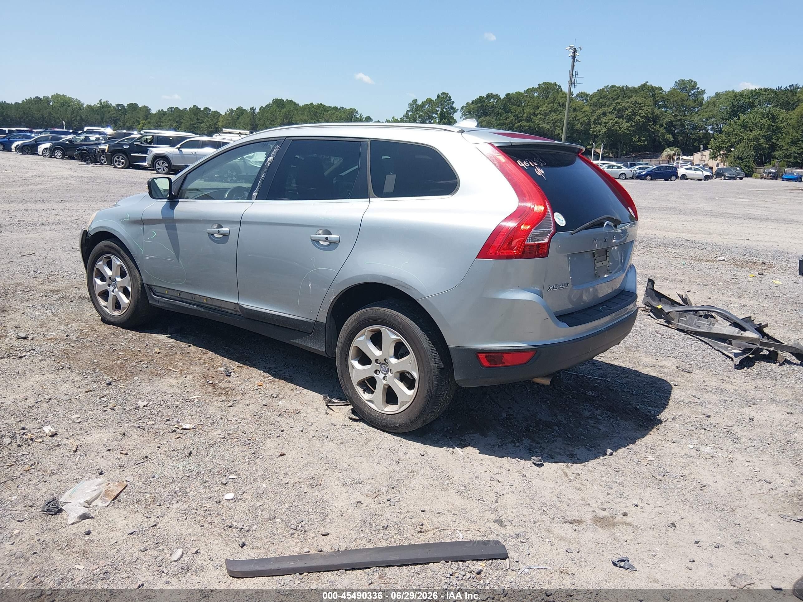 2013 Volvo Xc60 3.2/3.2 Platinum/3.2 Premier/3.2 Premier Plus Silver vin: YV4952DL5D2407683