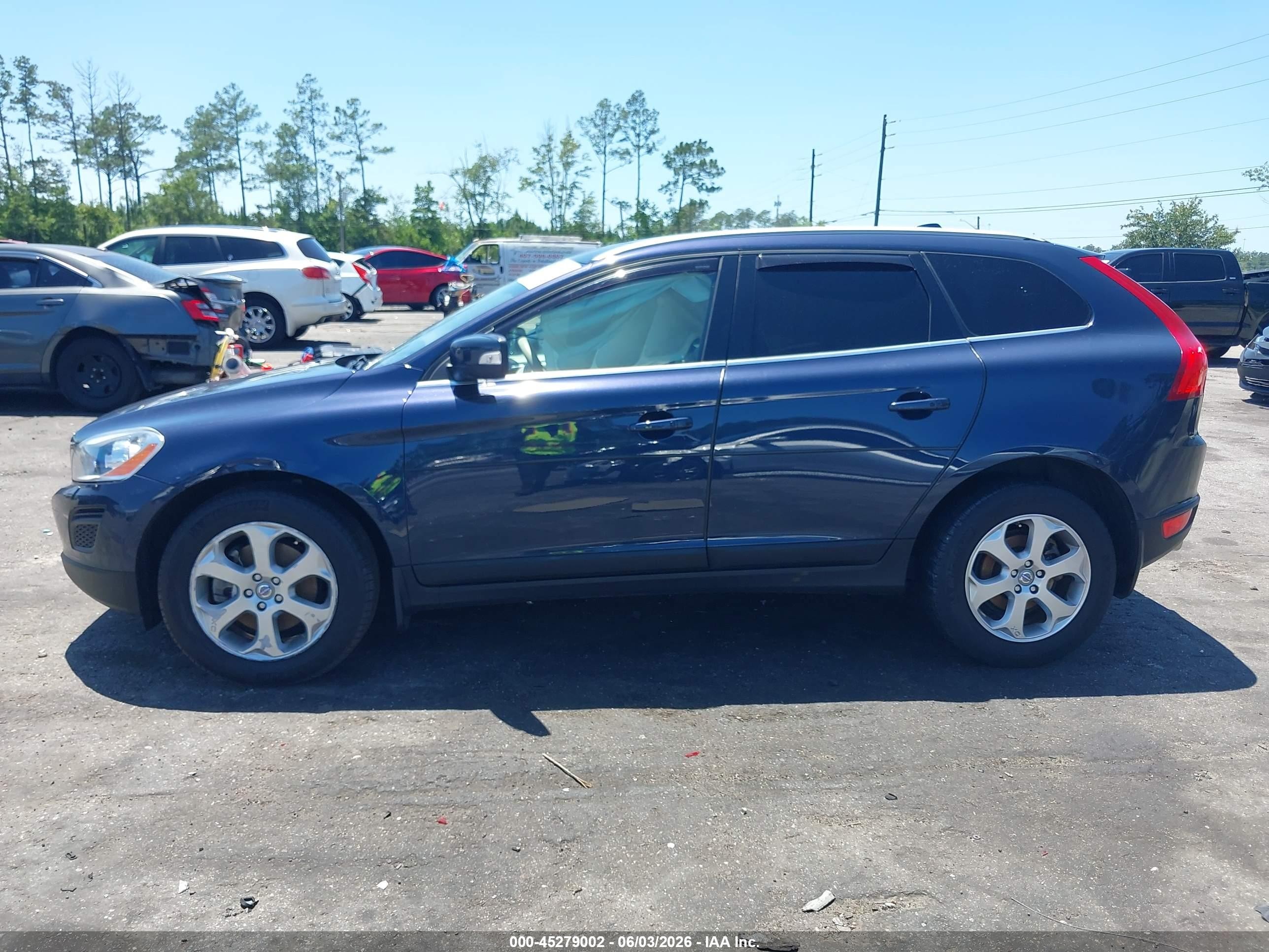2013 Volvo Xc60 3.2/3.2 Platinum/3.2 Premier/3.2 Premier Plus Синий vin: YV4952DL5D2413127