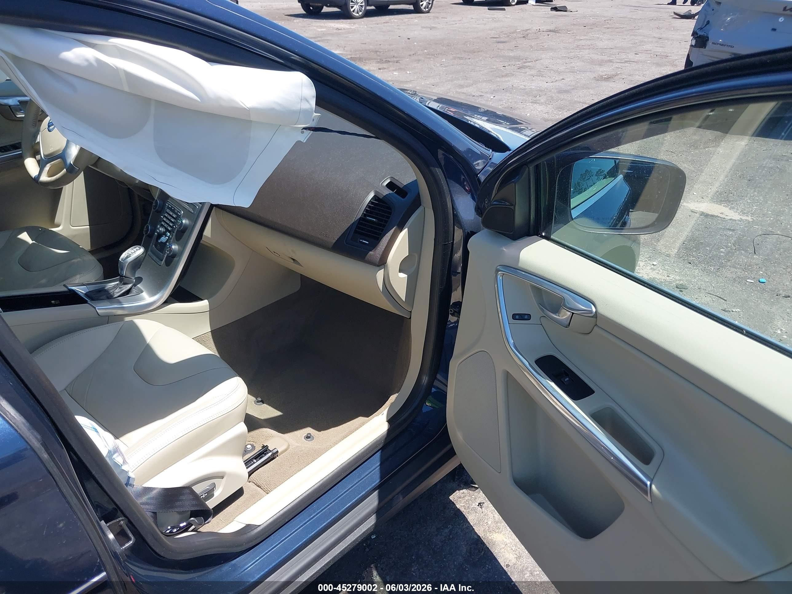 2013 Volvo Xc60 3.2/3.2 Platinum/3.2 Premier/3.2 Premier Plus Синий vin: YV4952DL5D2413127