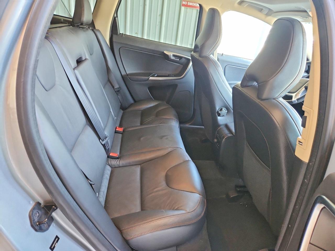 2013 Volvo Xc60 3.2 Silver vin: YV4952DL5D2427948