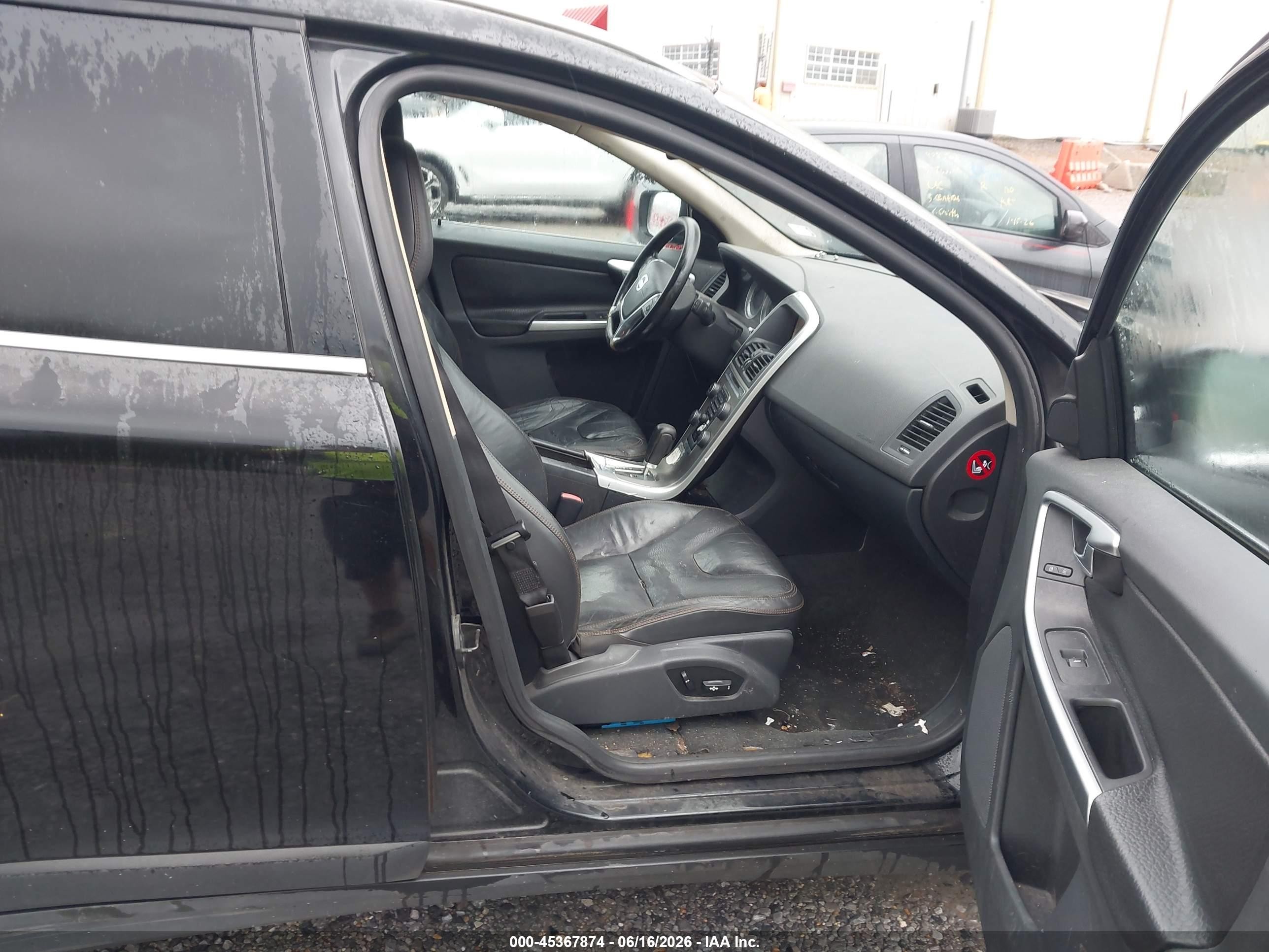 2011 Volvo Xc60 3.2 Черный vin: YV4952DL6B2198838