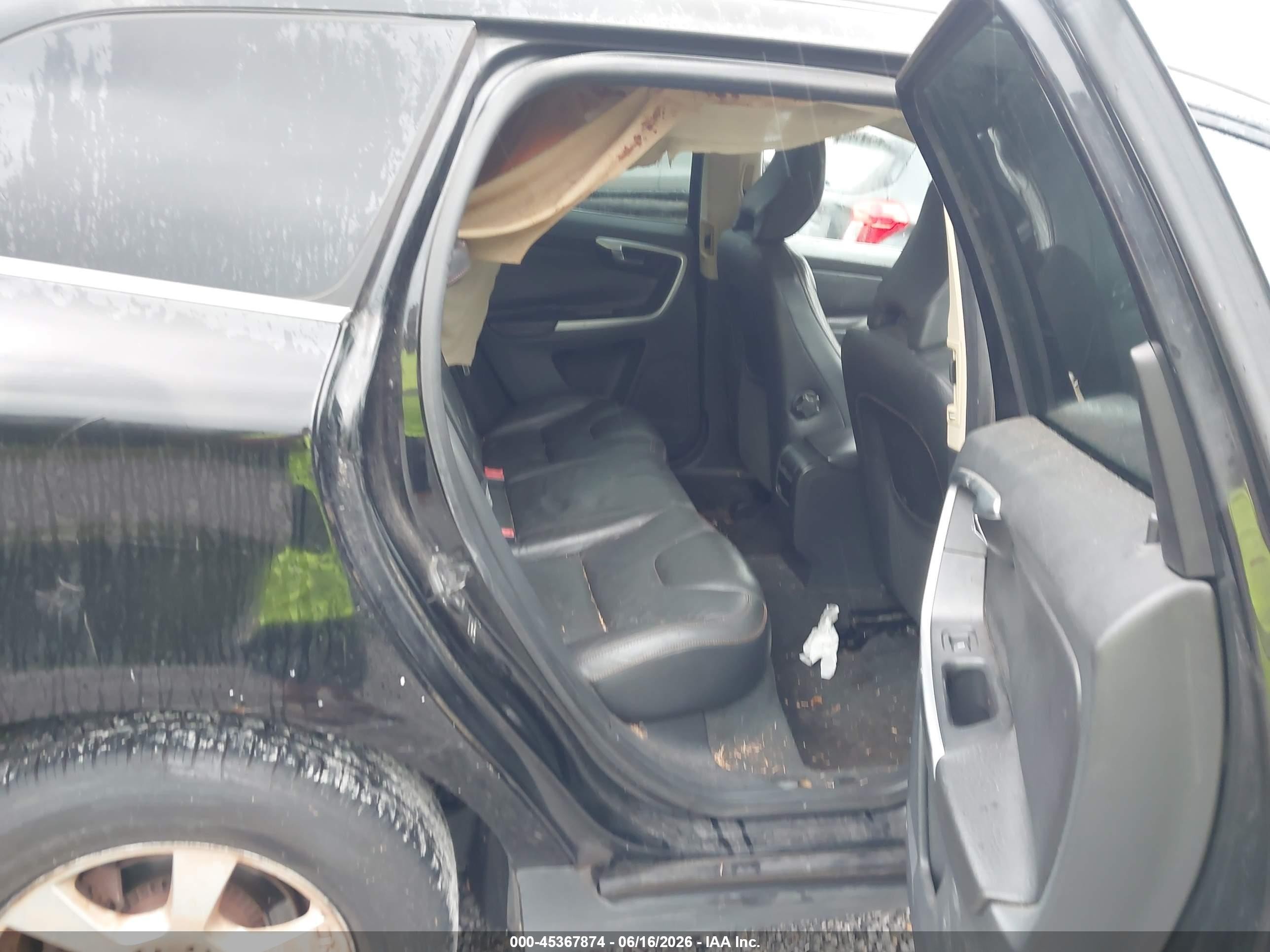 2011 Volvo Xc60 3.2 Черный vin: YV4952DL6B2198838