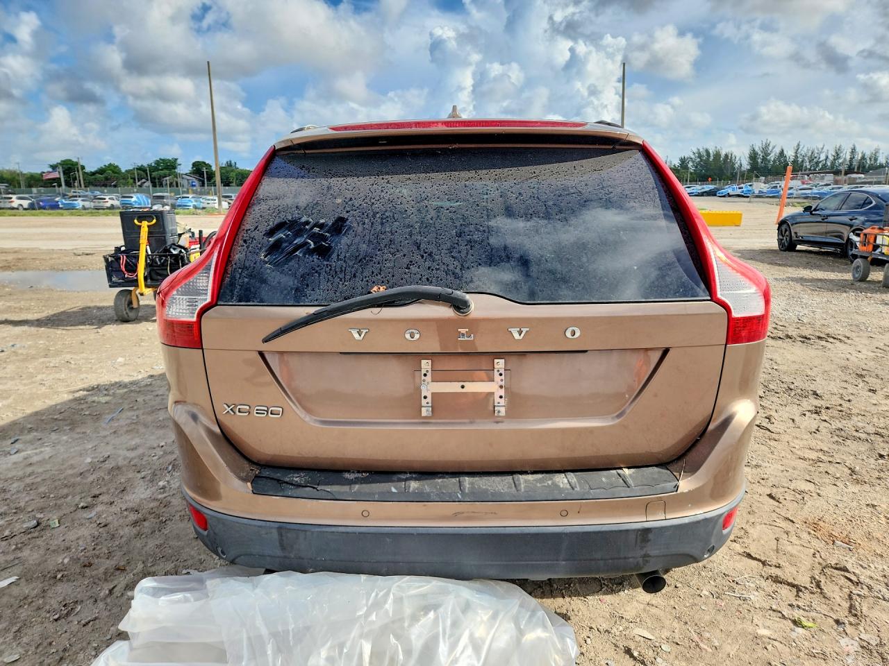 2011 Volvo Xc60 3.2 Коричневый vin: YV4952DL6B2223947