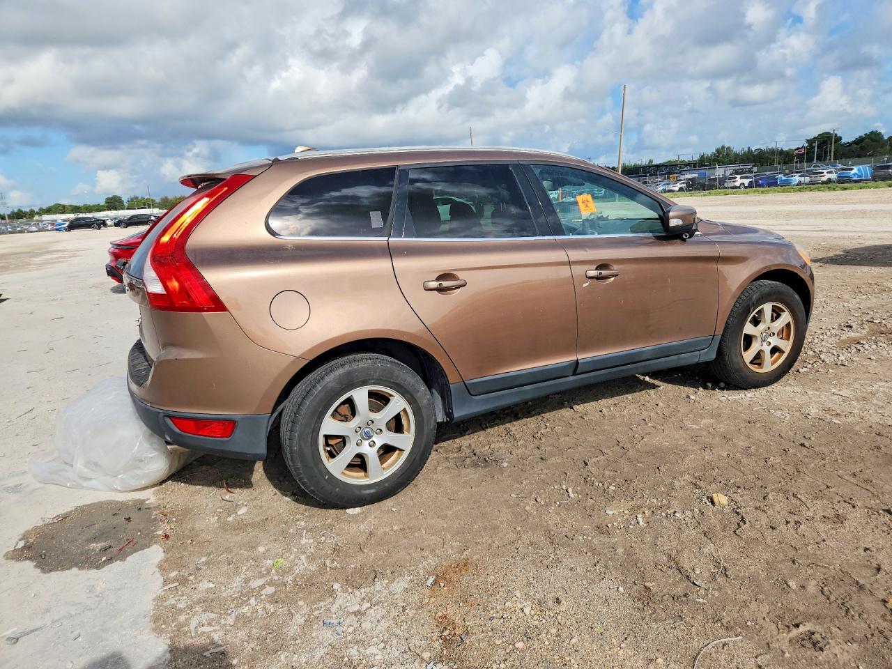 2011 Volvo Xc60 3.2 Коричневый vin: YV4952DL6B2223947