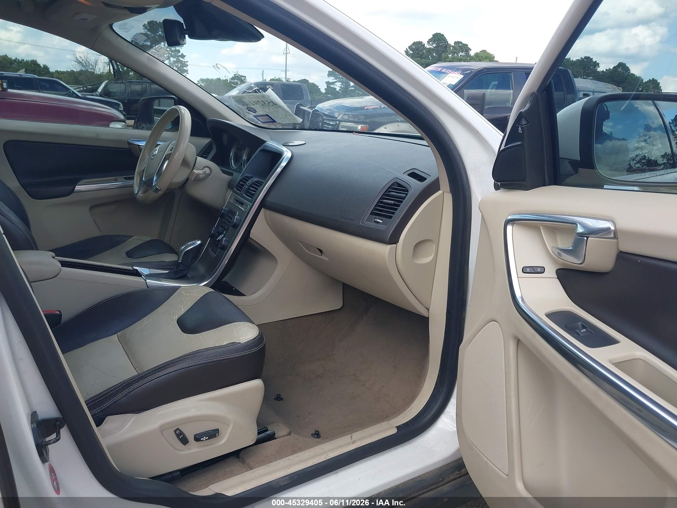 2013 Volvo Xc60 3.2 Premier White vin: YV4952DL6D2384463
