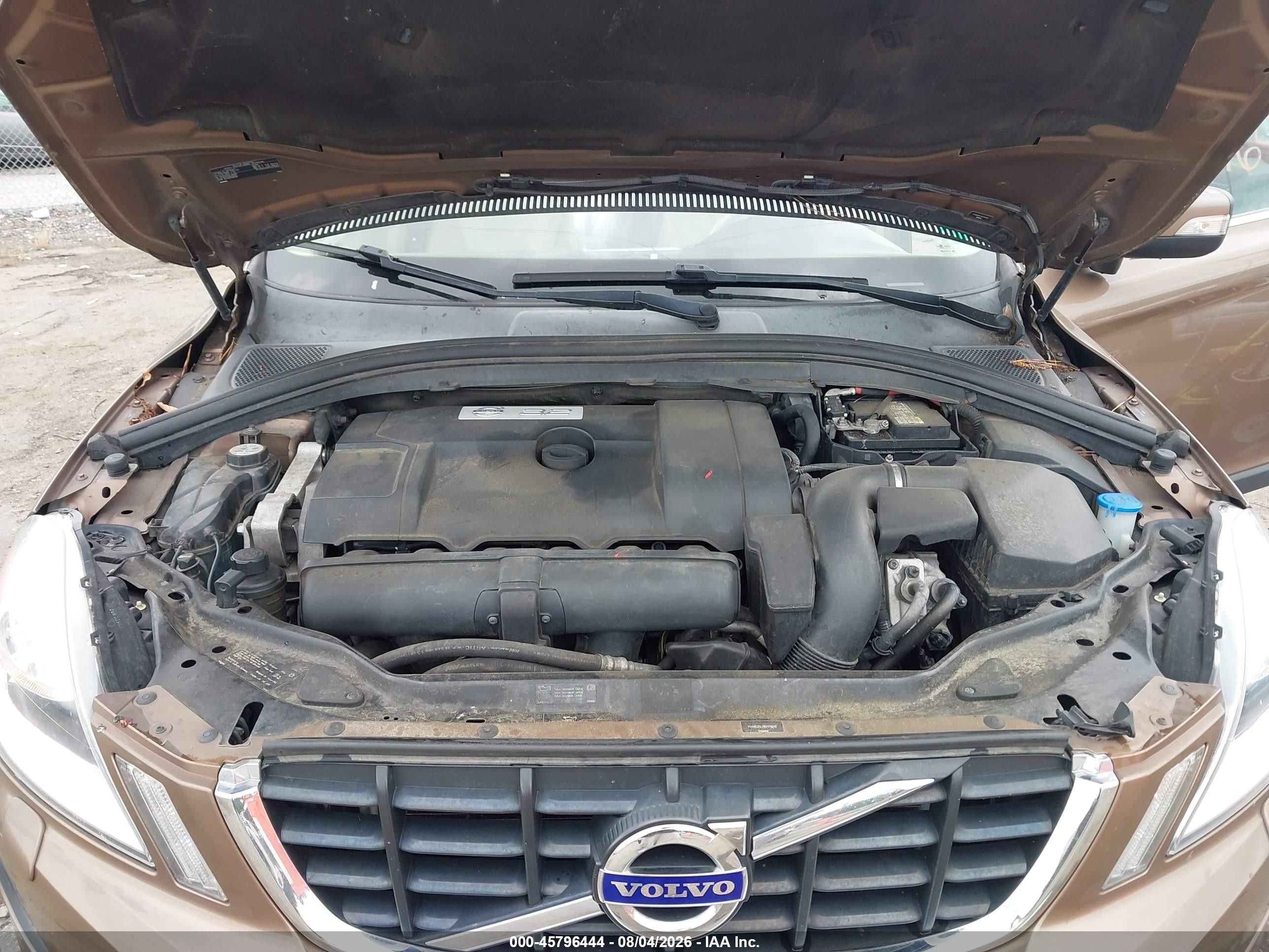 2011 Volvo Xc60 3.2/3.2 R-design Brown vin: YV4952DL7B2176010