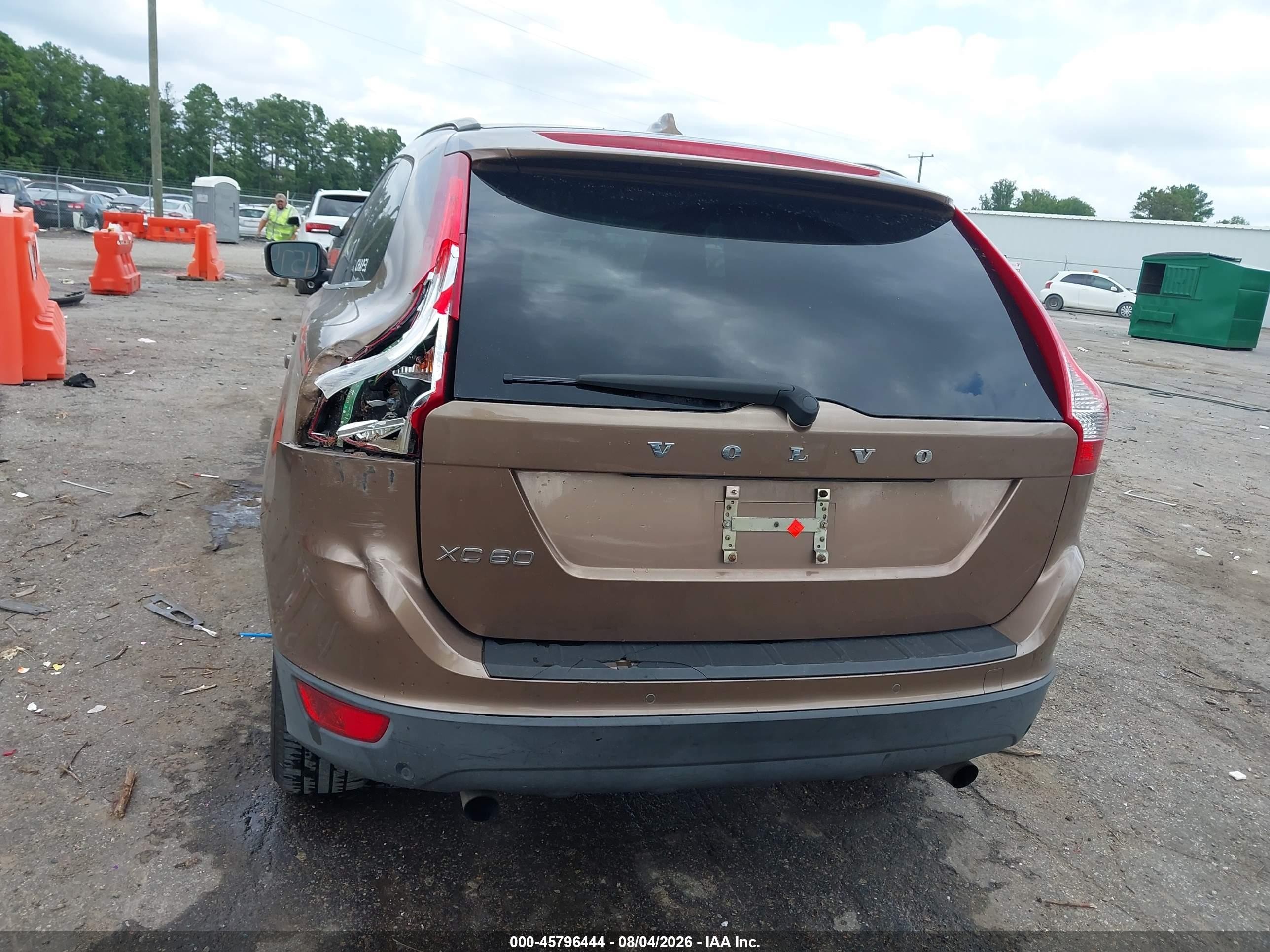 2011 Volvo Xc60 3.2/3.2 R-design Brown vin: YV4952DL7B2176010