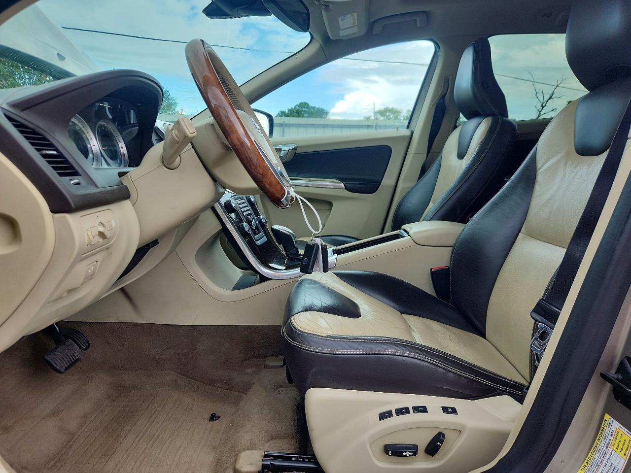 2013 Volvo Xc60 3.2 Silver vin: YV4952DL8D2452018
