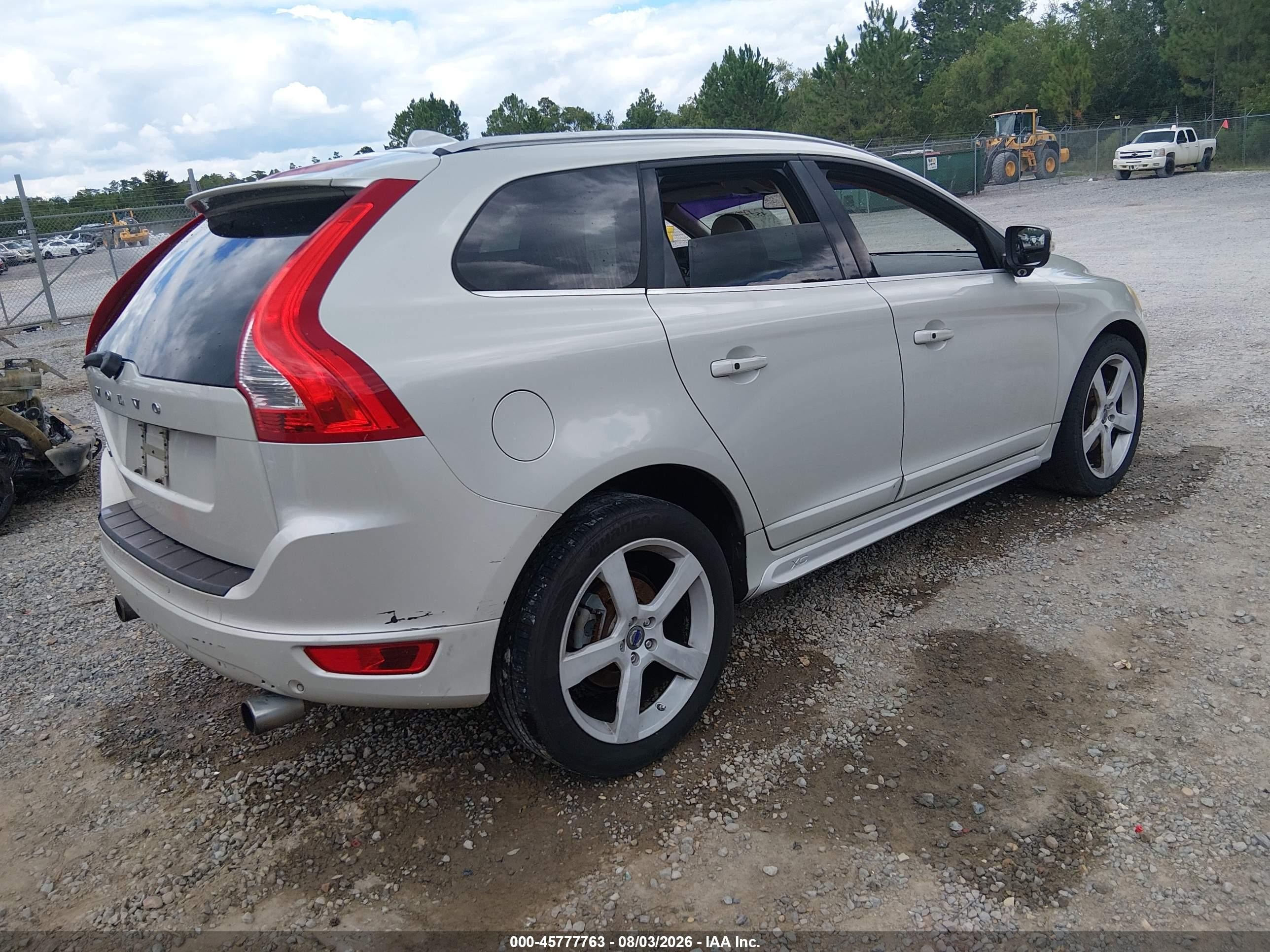 2011 Volvo Xc60 3.2 White vin: YV4952DL9B2181547