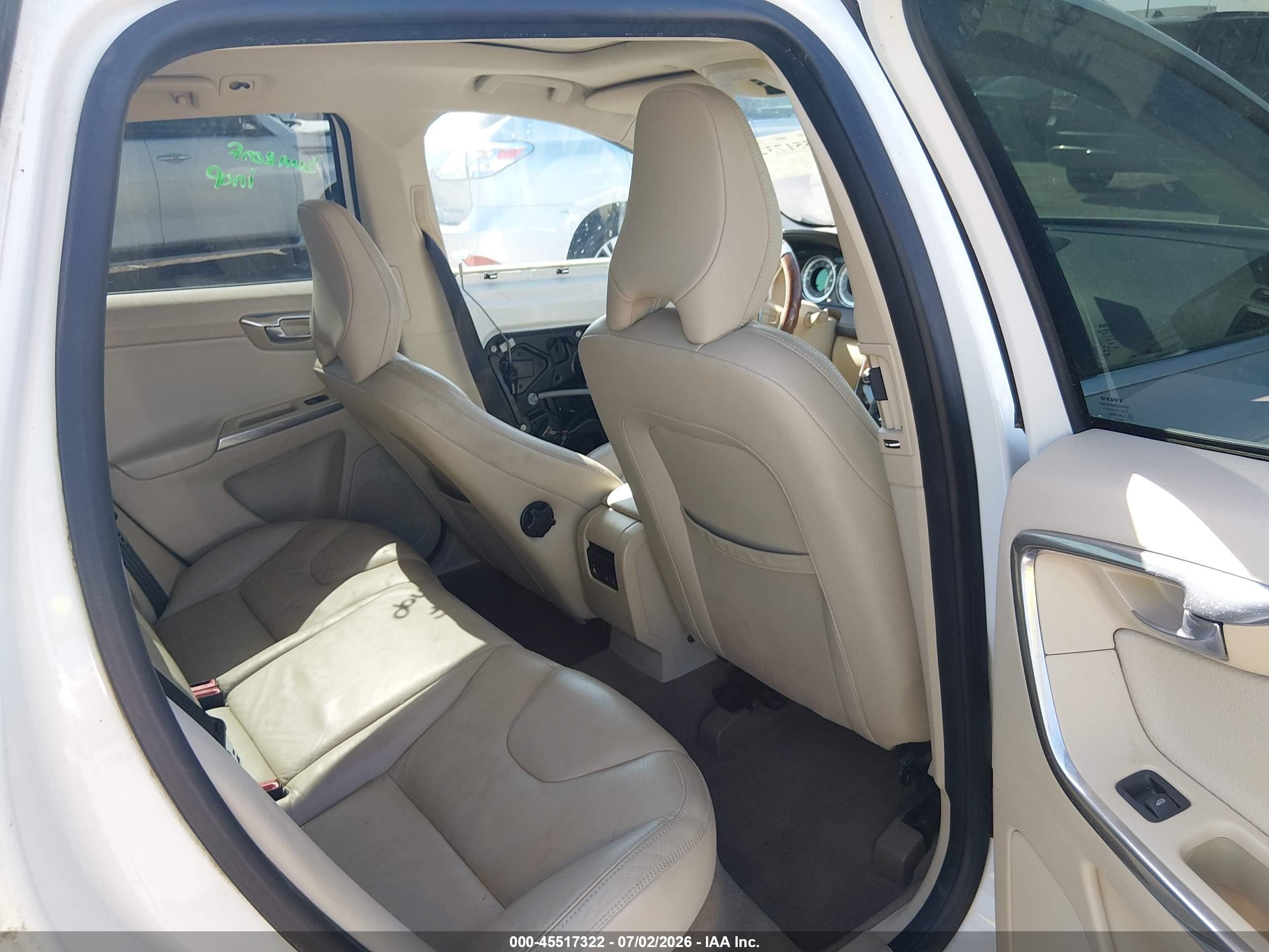 2013 Volvo Xc60 3.2 Platinum White vin: YV4952DLXD2454031