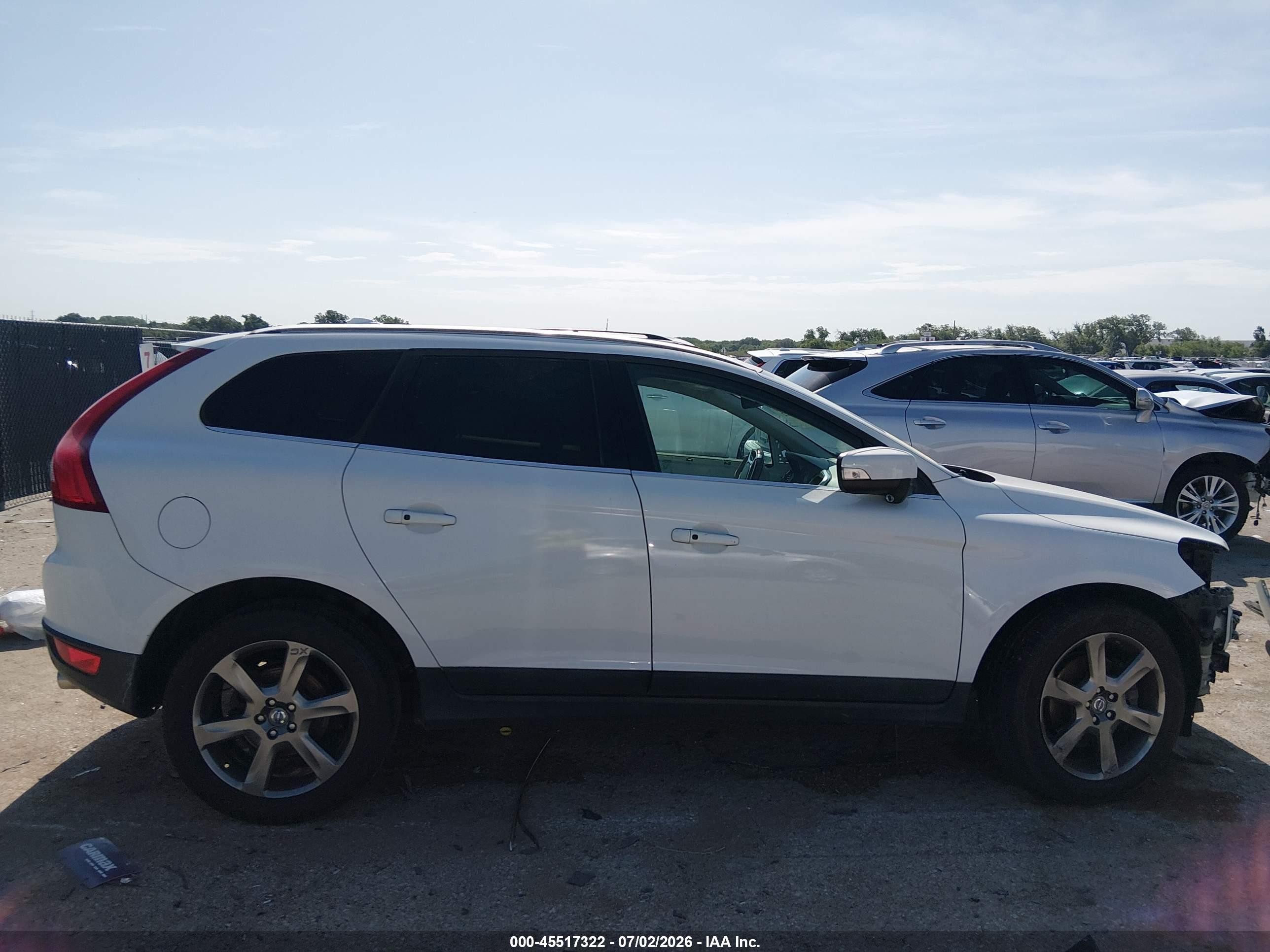 2013 Volvo Xc60 3.2 Platinum White vin: YV4952DLXD2454031