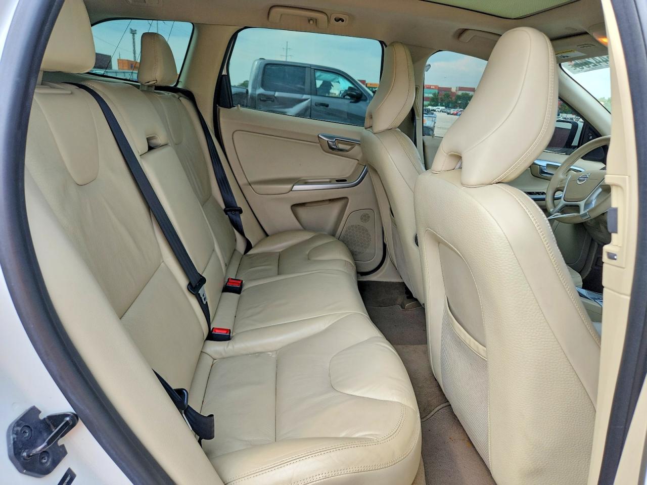 2011 Volvo Xc60 3.2 White vin: YV4952DZ1B2149857