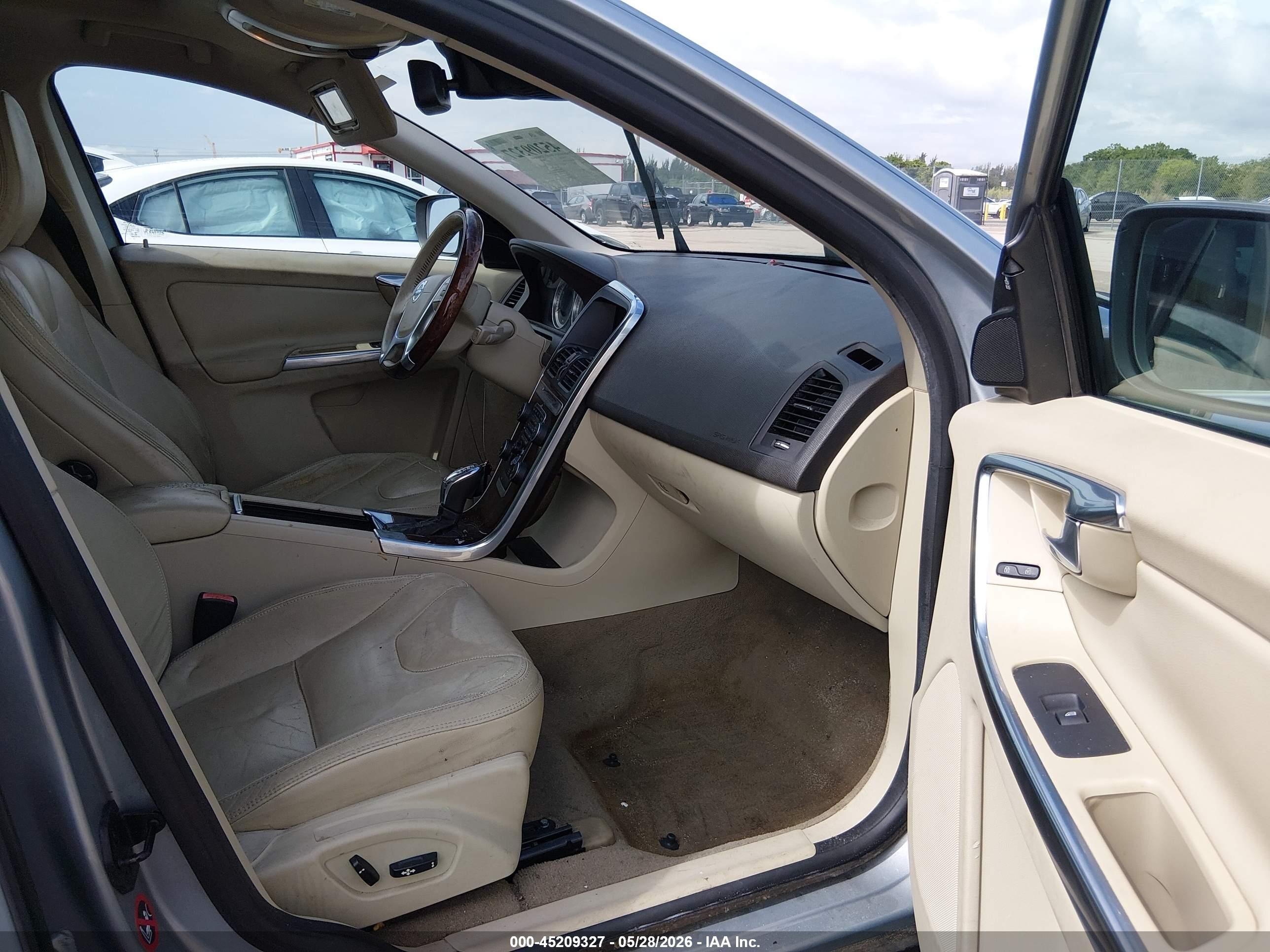 2013 Volvo Xc60 3.2 Premier Silver vin: YV4952DZ2D2407564