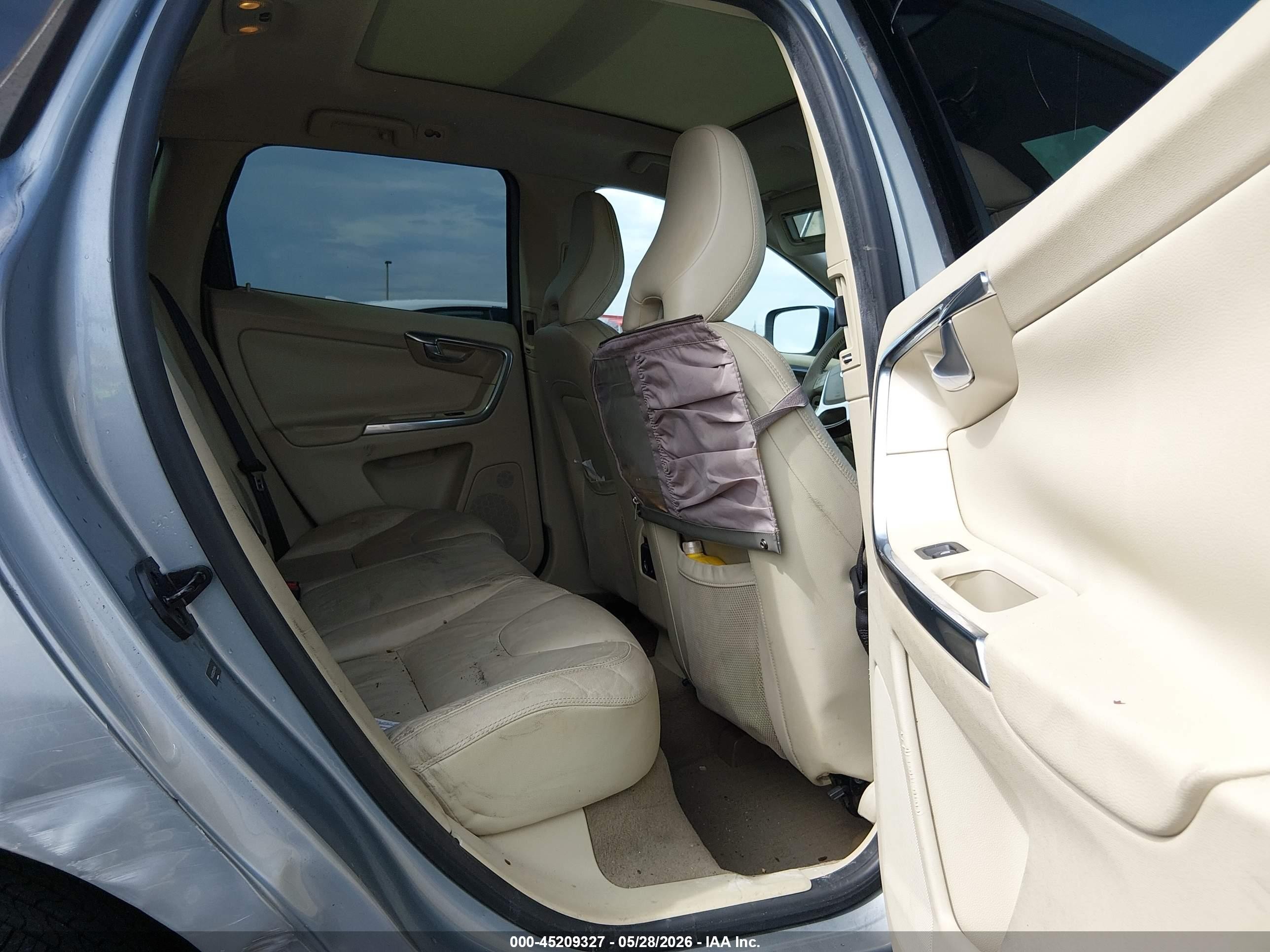 2013 Volvo Xc60 3.2 Premier Silver vin: YV4952DZ2D2407564