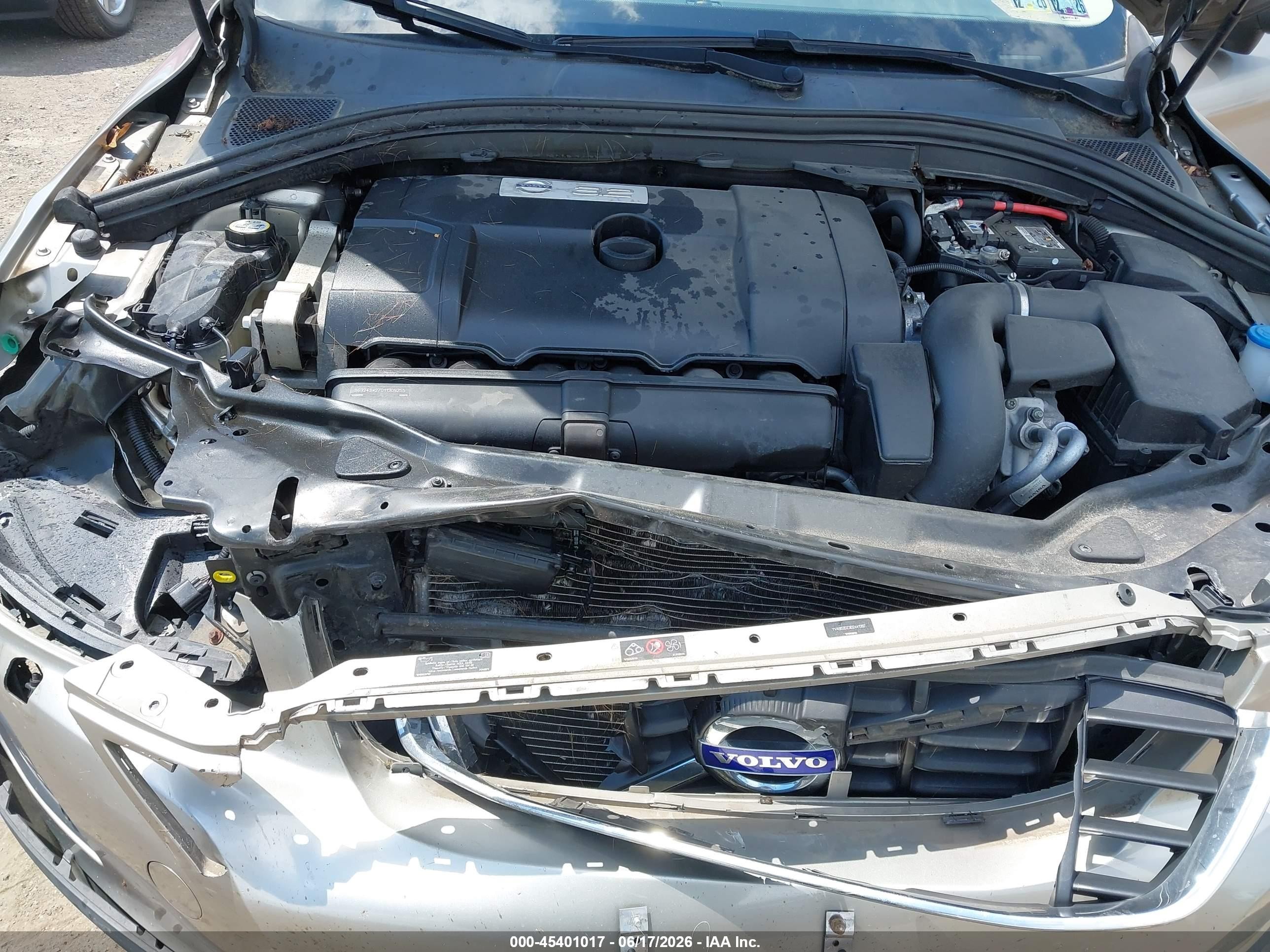 2013 Volvo Xc60 3.2/3.2 Platinum/3.2 Premier/3.2 Premier Plus Silver vin: YV4952DZ3D2441397