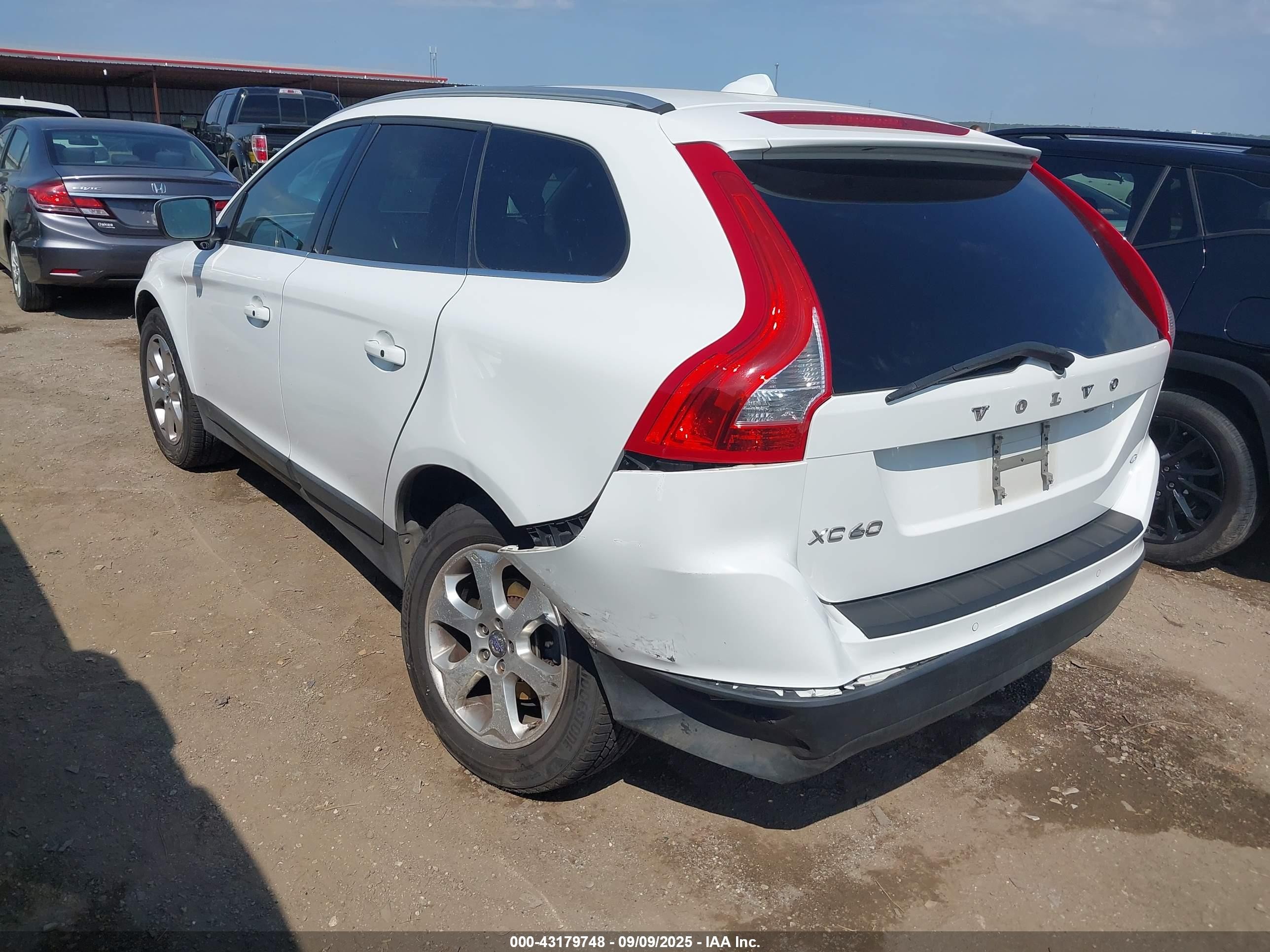 2013 Volvo Xc60 3.2 Premier Plus White vin: YV4952DZ3D2444686