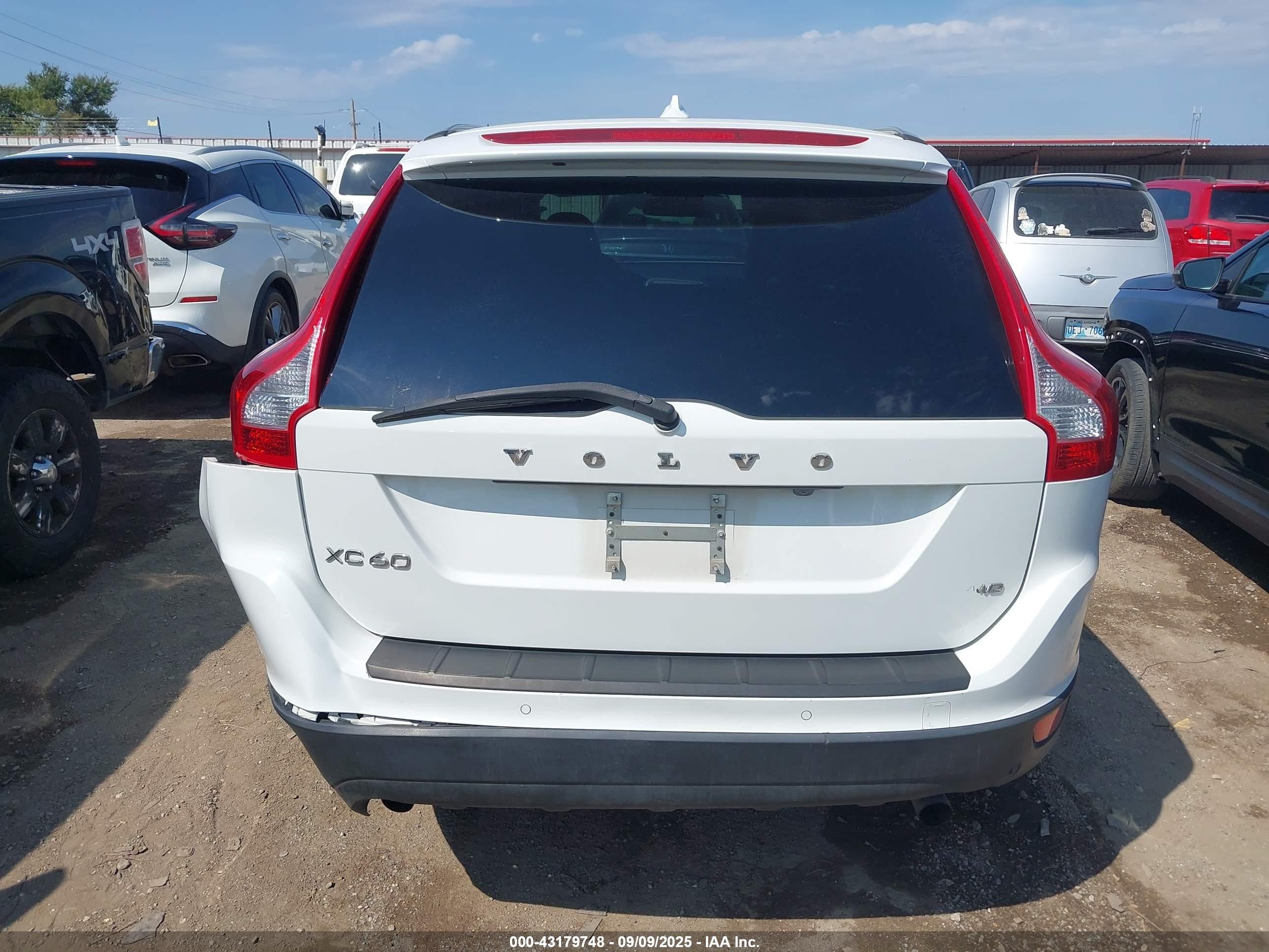 2013 Volvo Xc60 3.2 Premier Plus White vin: YV4952DZ3D2444686