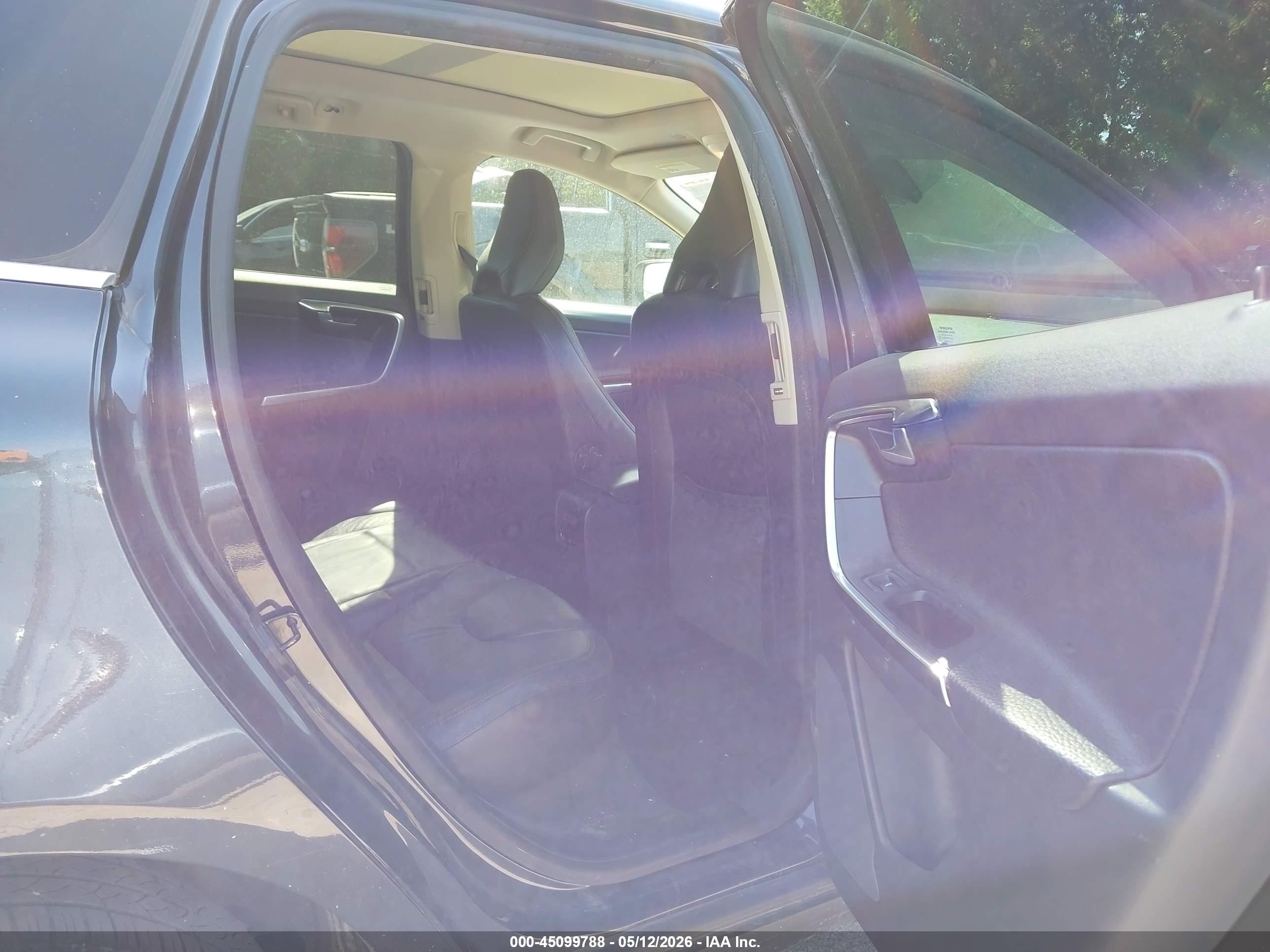 2012 Volvo Xc60 3.2/3.2 Platinum/3.2 Premier/3.2 Premier Plus Black vin: YV4952DZ4C2332994