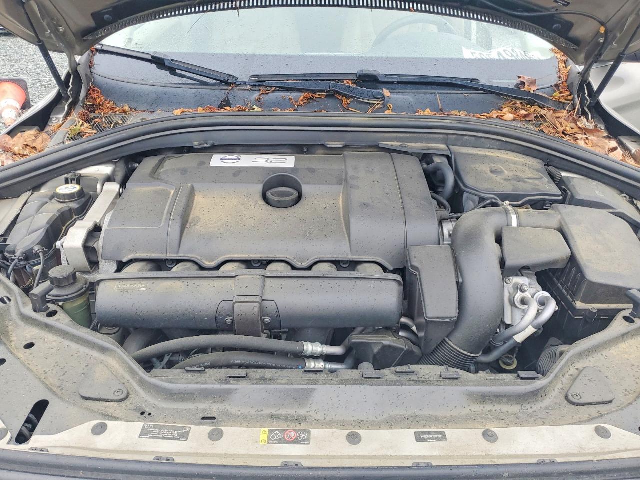 2014 Volvo Xc60 3.2 Gold vin: YV4952DZ4E2507067