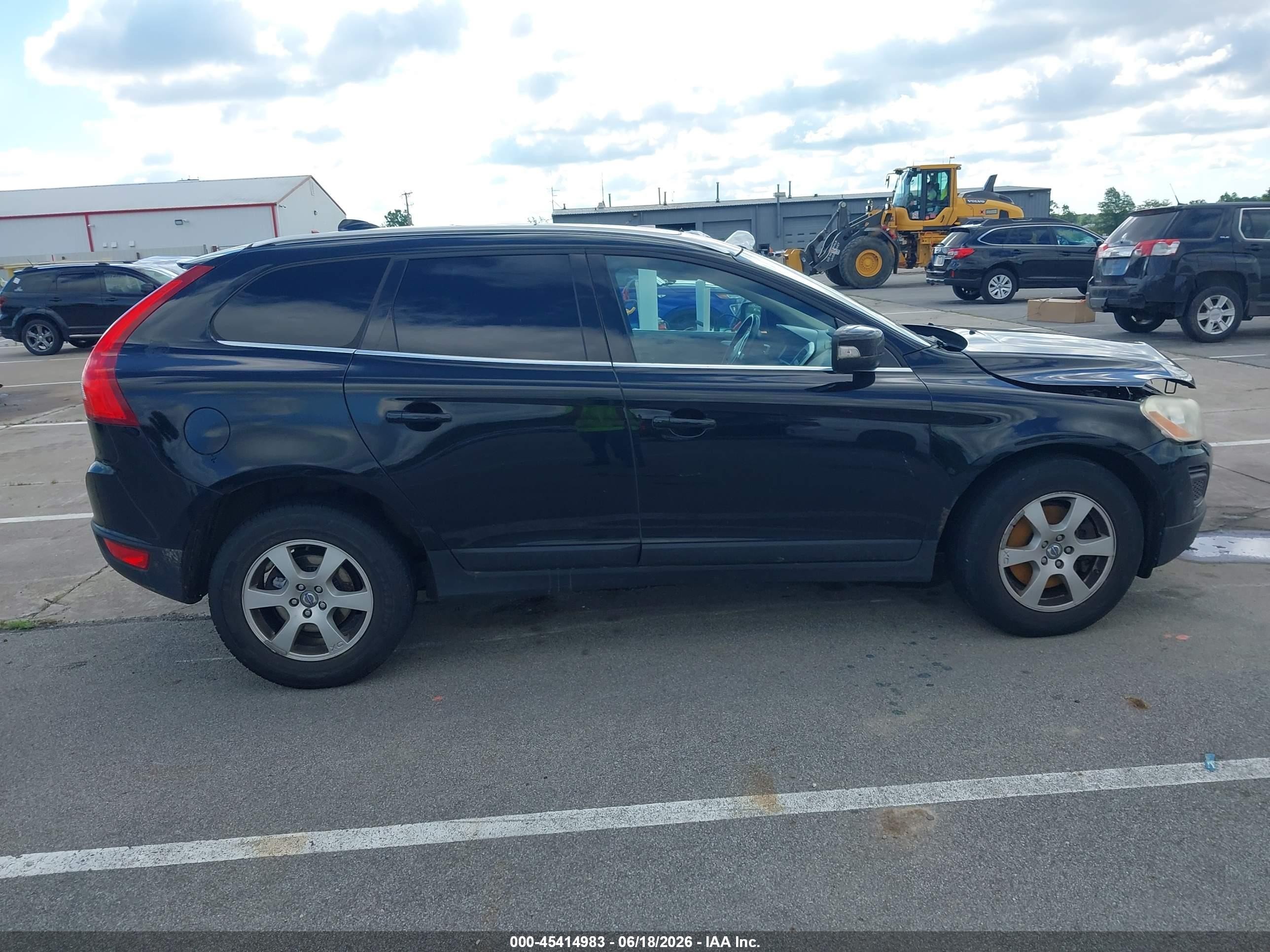 2011 Volvo Xc60 3.2/3.2 R-design Черный vin: YV4952DZ6B2138952
