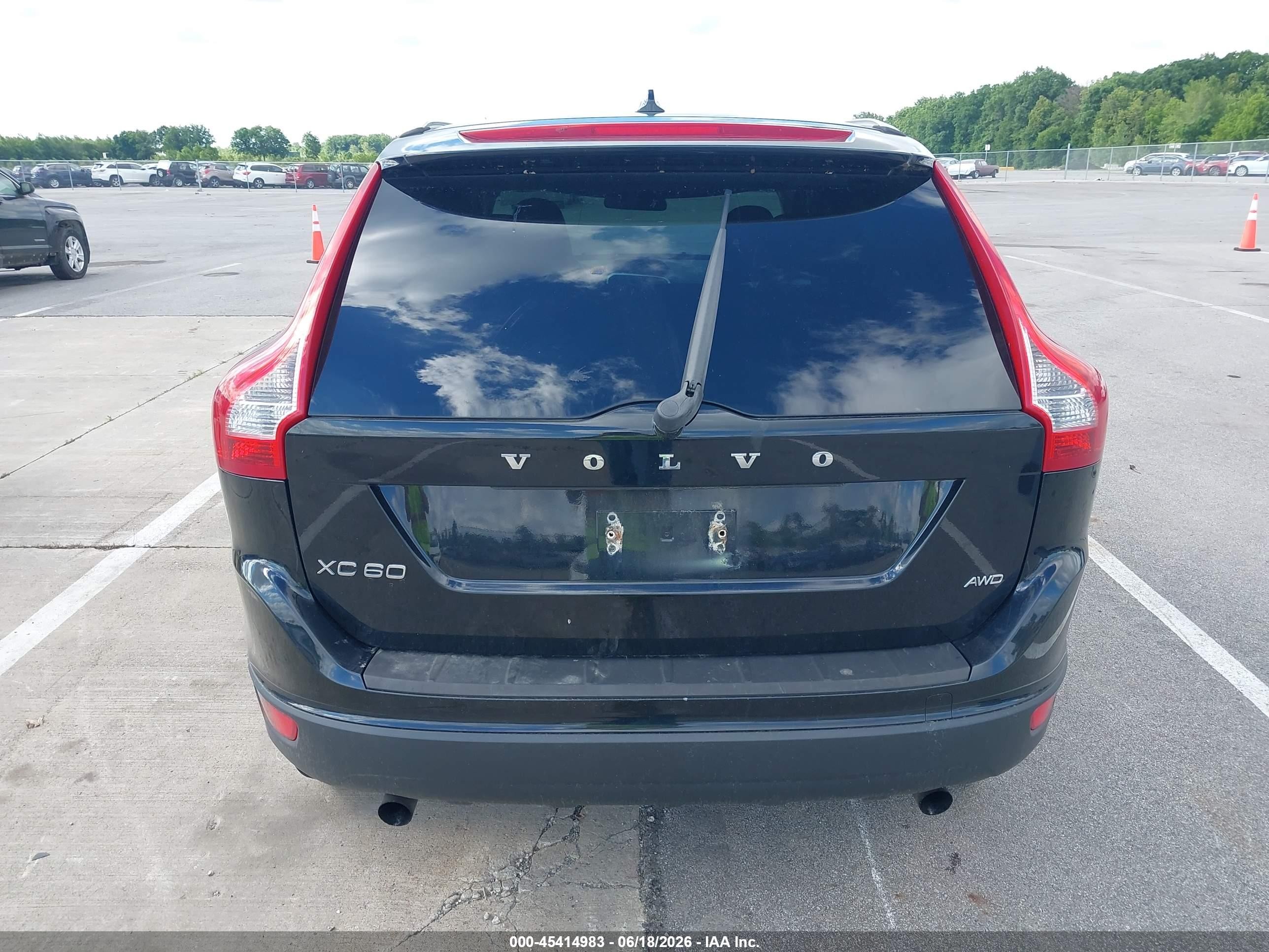 2011 Volvo Xc60 3.2/3.2 R-design Черный vin: YV4952DZ6B2138952