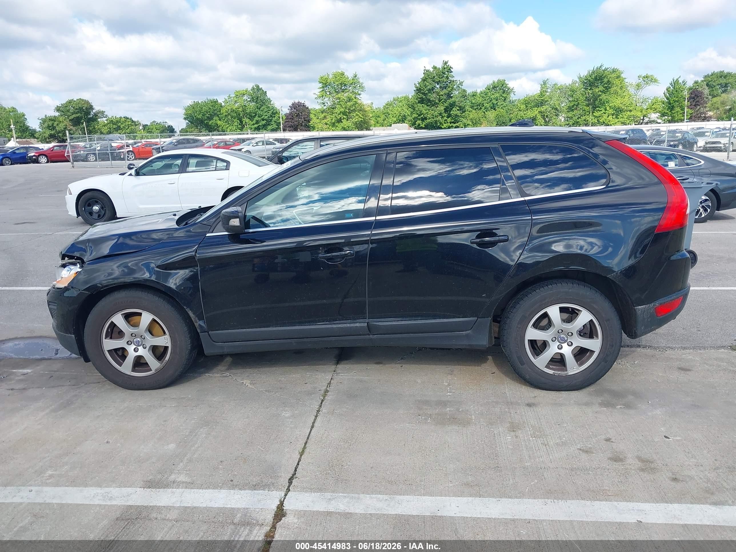 2011 Volvo Xc60 3.2/3.2 R-design Черный vin: YV4952DZ6B2138952