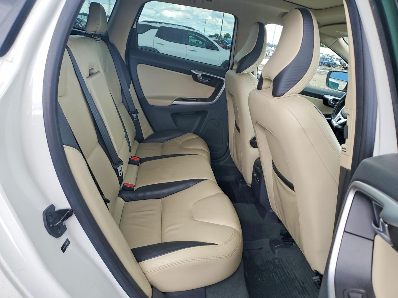 2011 Volvo Xc60 3.2 Белый vin: YV4952DZ7B2202948