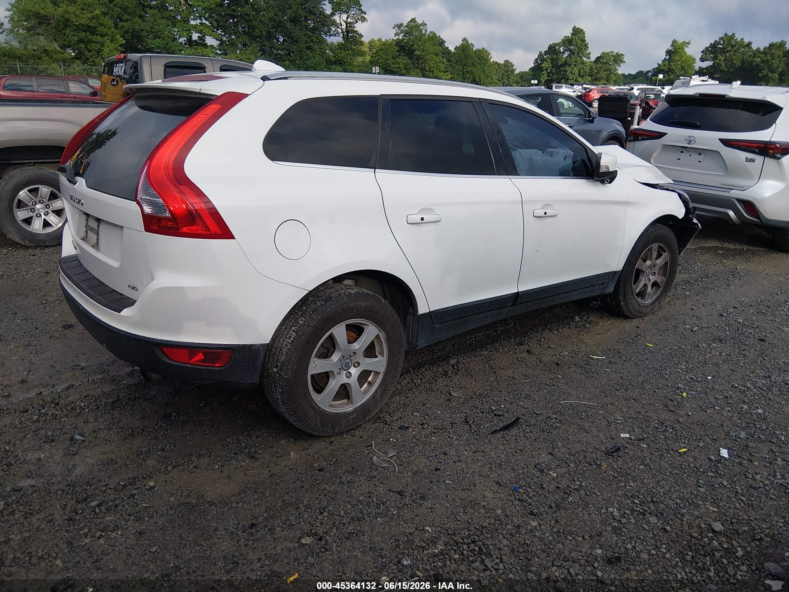 2011 Volvo Xc60 3.2 White vin: YV4952DZ8B2220052